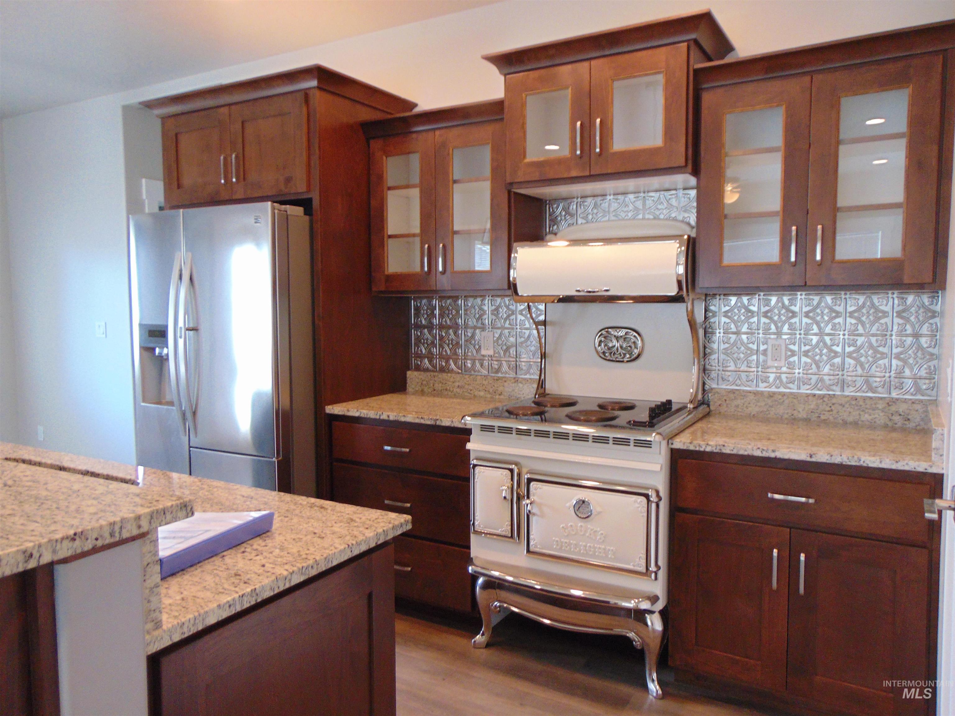 1488 W Idaho Ave., Ontario, Oregon 97914, 3 Bedrooms, 2 Bathrooms, Residential For Sale, Price $364,900, 98947744