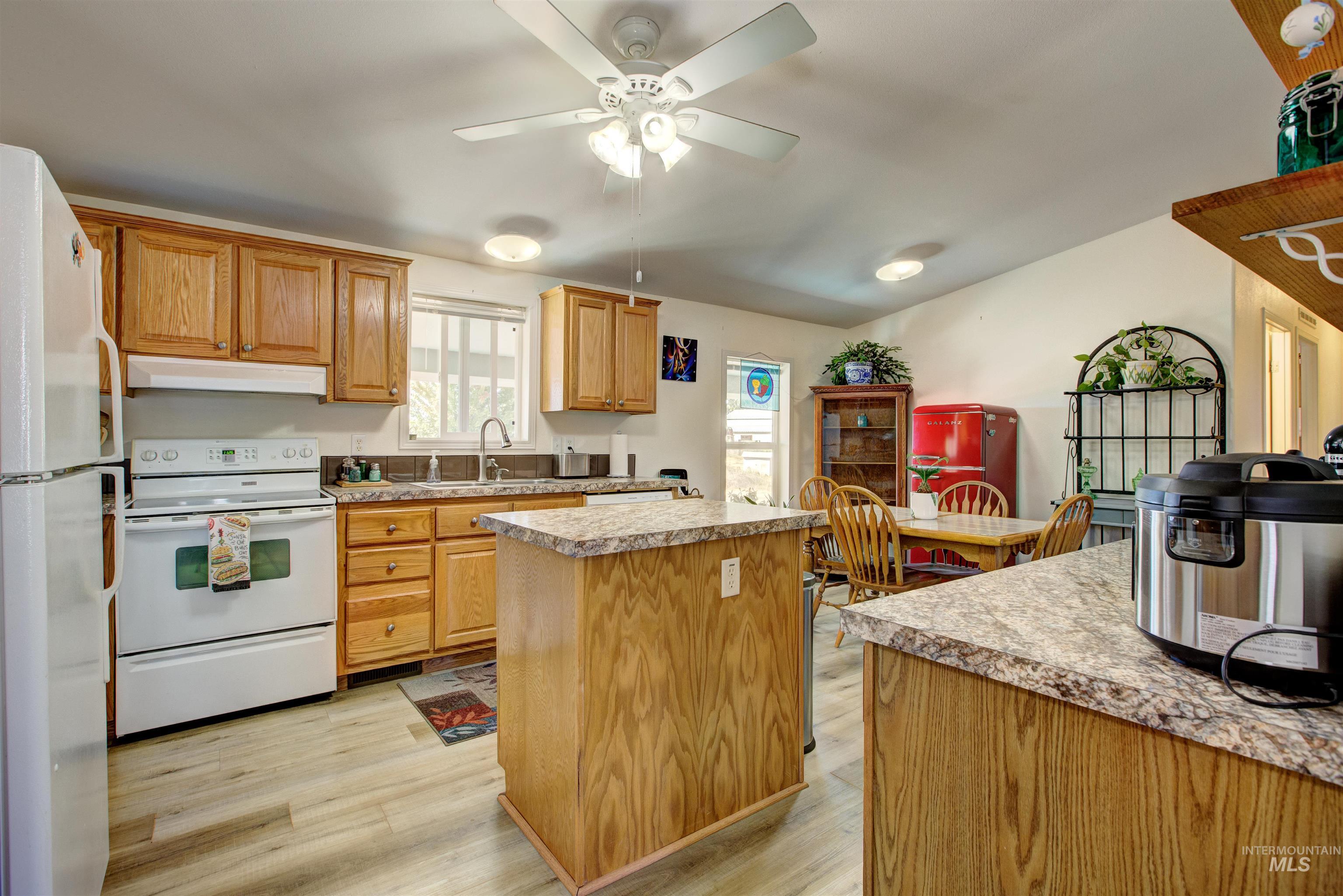 23124 Kingsbury Rd., Middleton, Idaho 83644, 4 Bedrooms, 3 Bathrooms, Residential For Sale, Price $599,000, 98947772