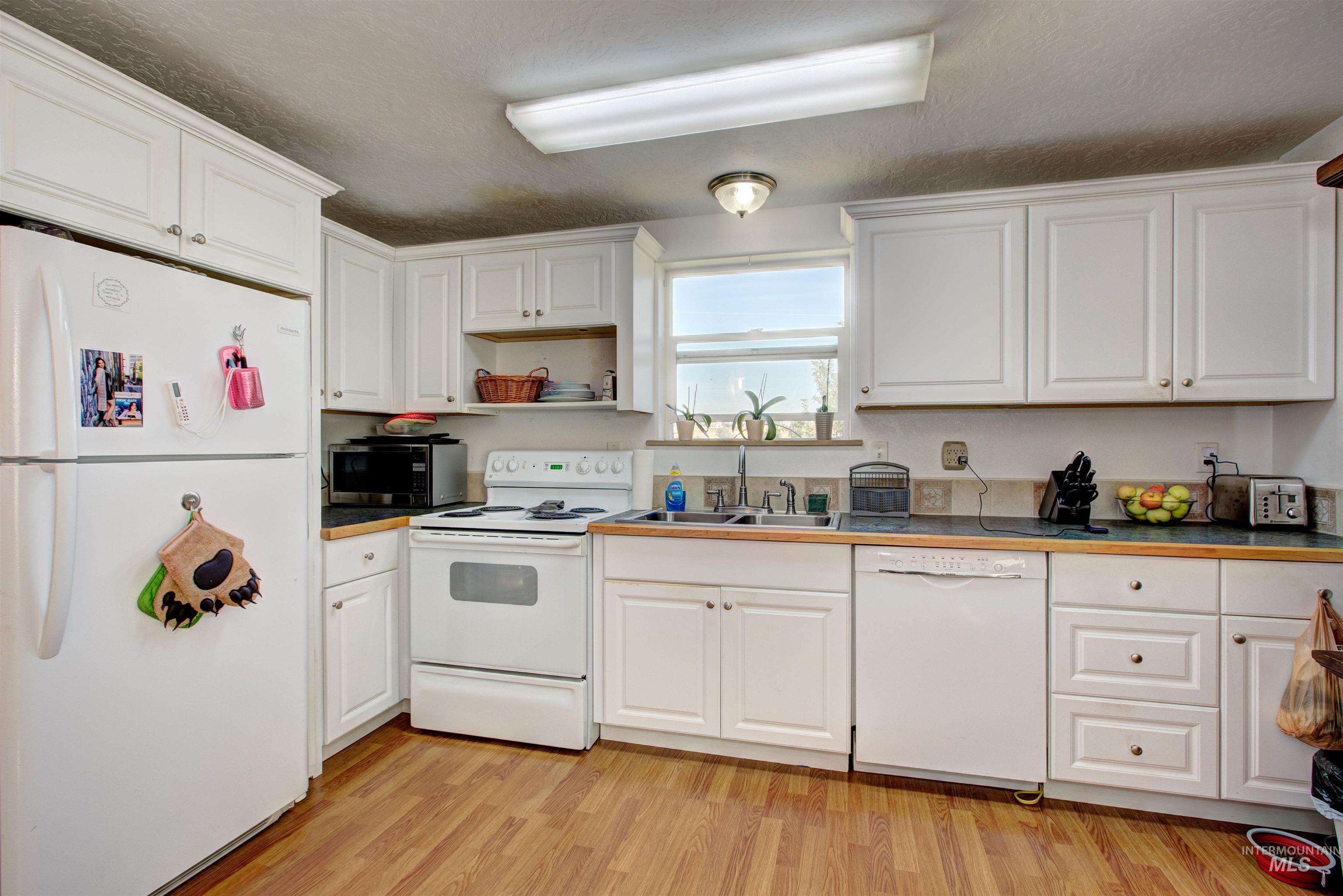 23124 Kingsbury Rd., Middleton, Idaho 83644, 4 Bedrooms, 3 Bathrooms, Residential For Sale, Price $599,000, 98947772