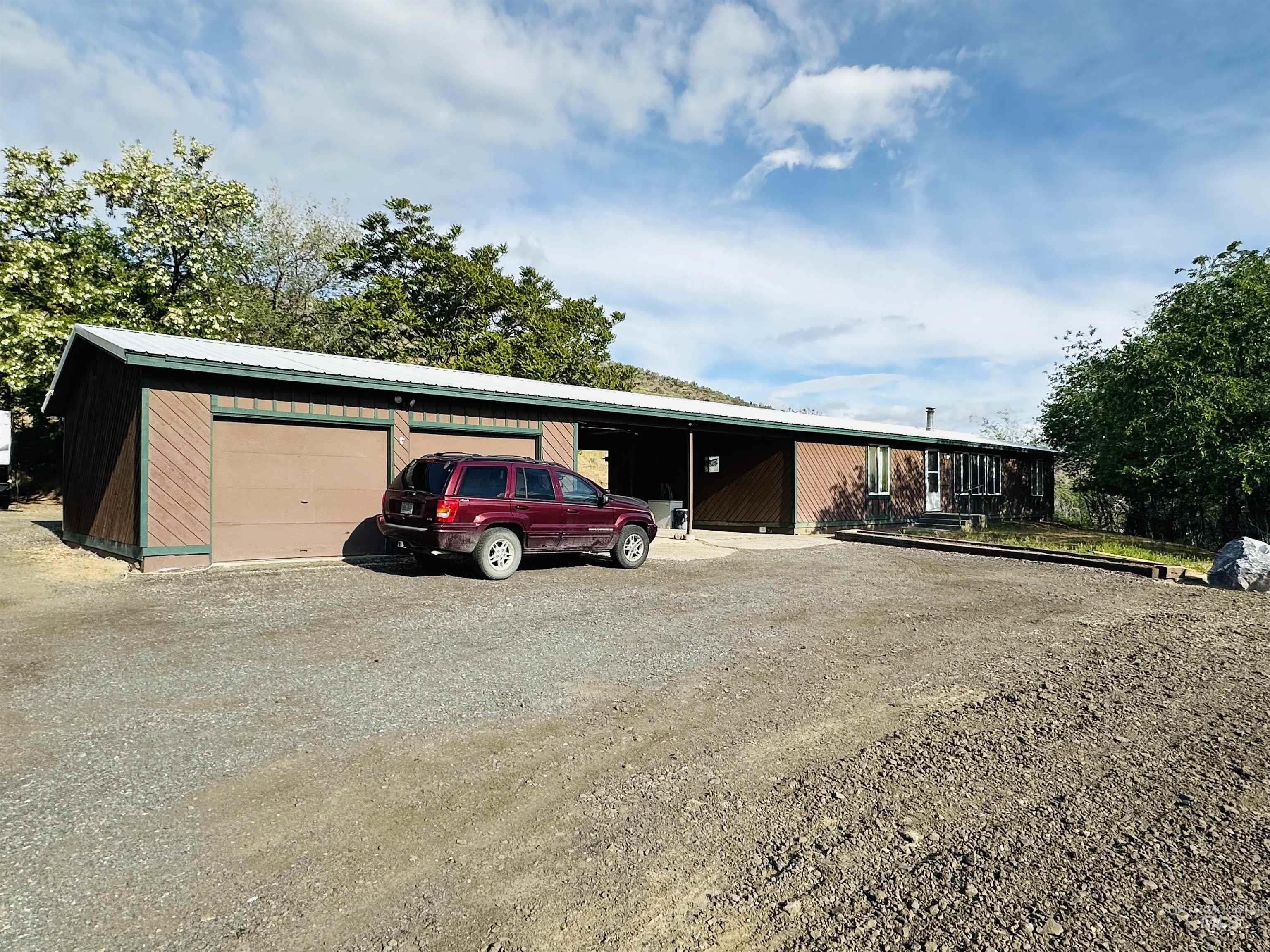245 W 3rd st, Huntington, Oregon 97907, 3 Bedrooms, 2 Bathrooms, Residential For Sale, Price $385,000, 98947775