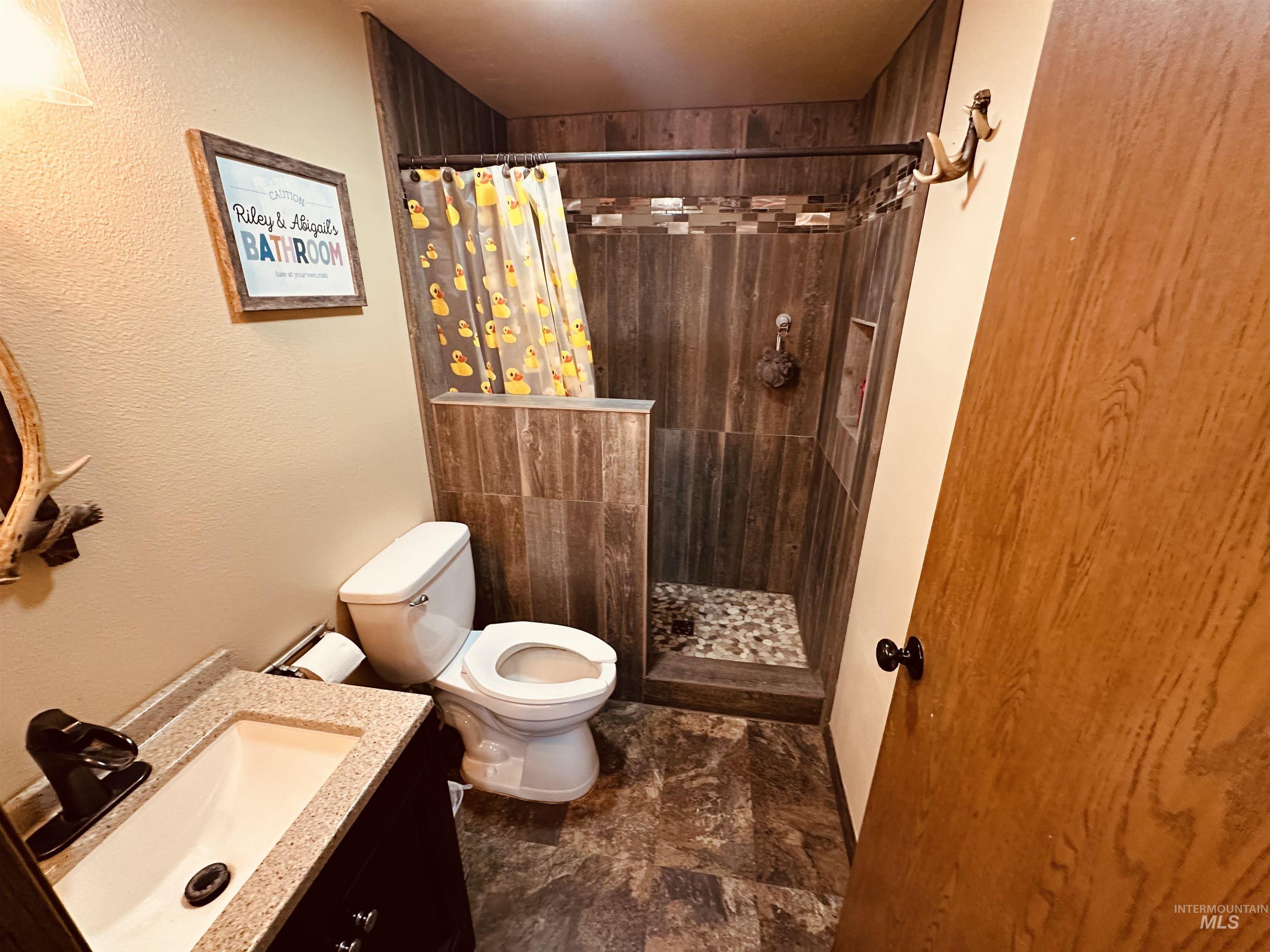245 W 3rd st, Huntington, Oregon 97907, 3 Bedrooms, 2 Bathrooms, Residential For Sale, Price $385,000, 98947775