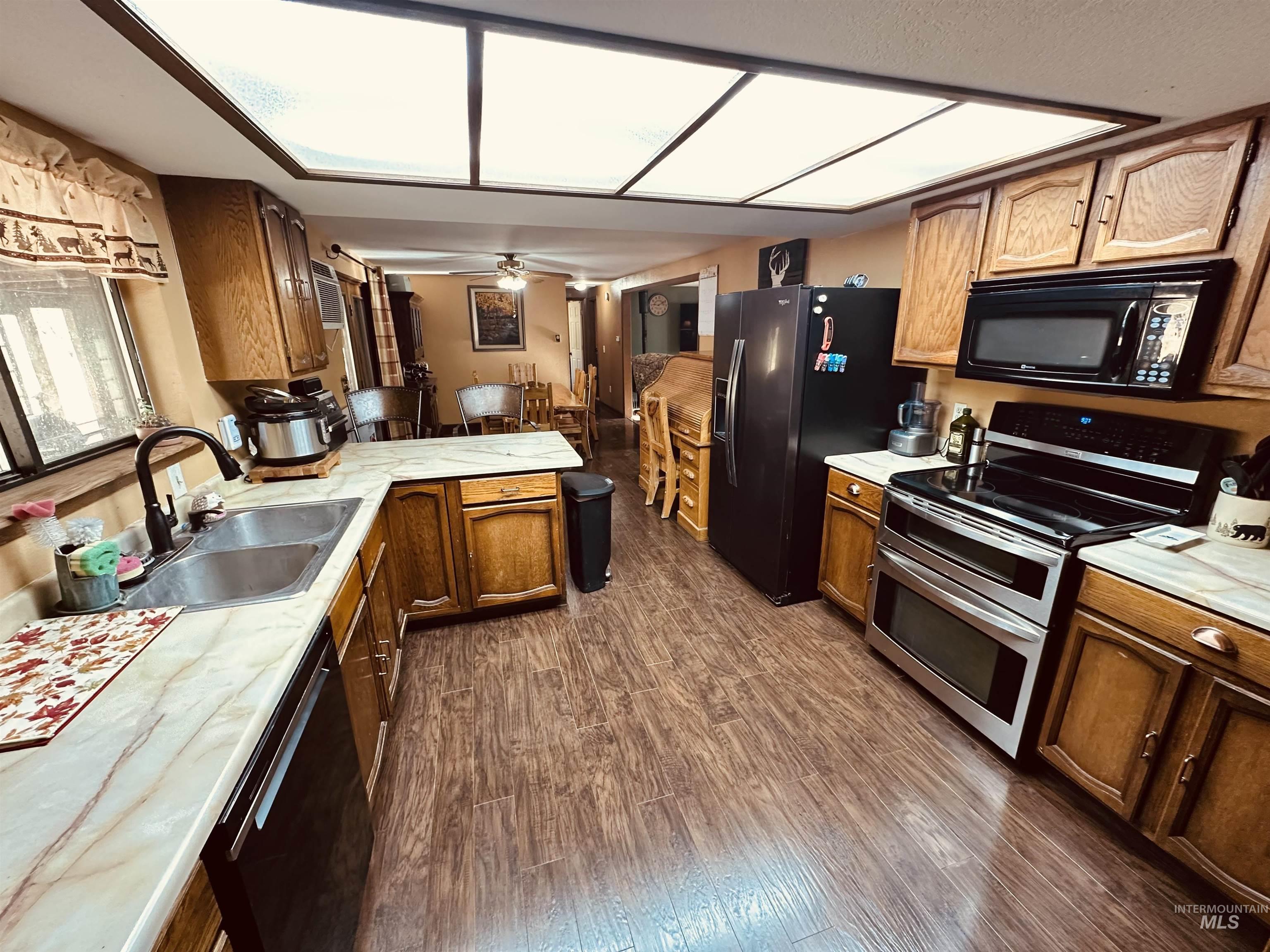 245 W 3rd st, Huntington, Oregon 97907, 3 Bedrooms, 2 Bathrooms, Residential For Sale, Price $385,000, 98947775