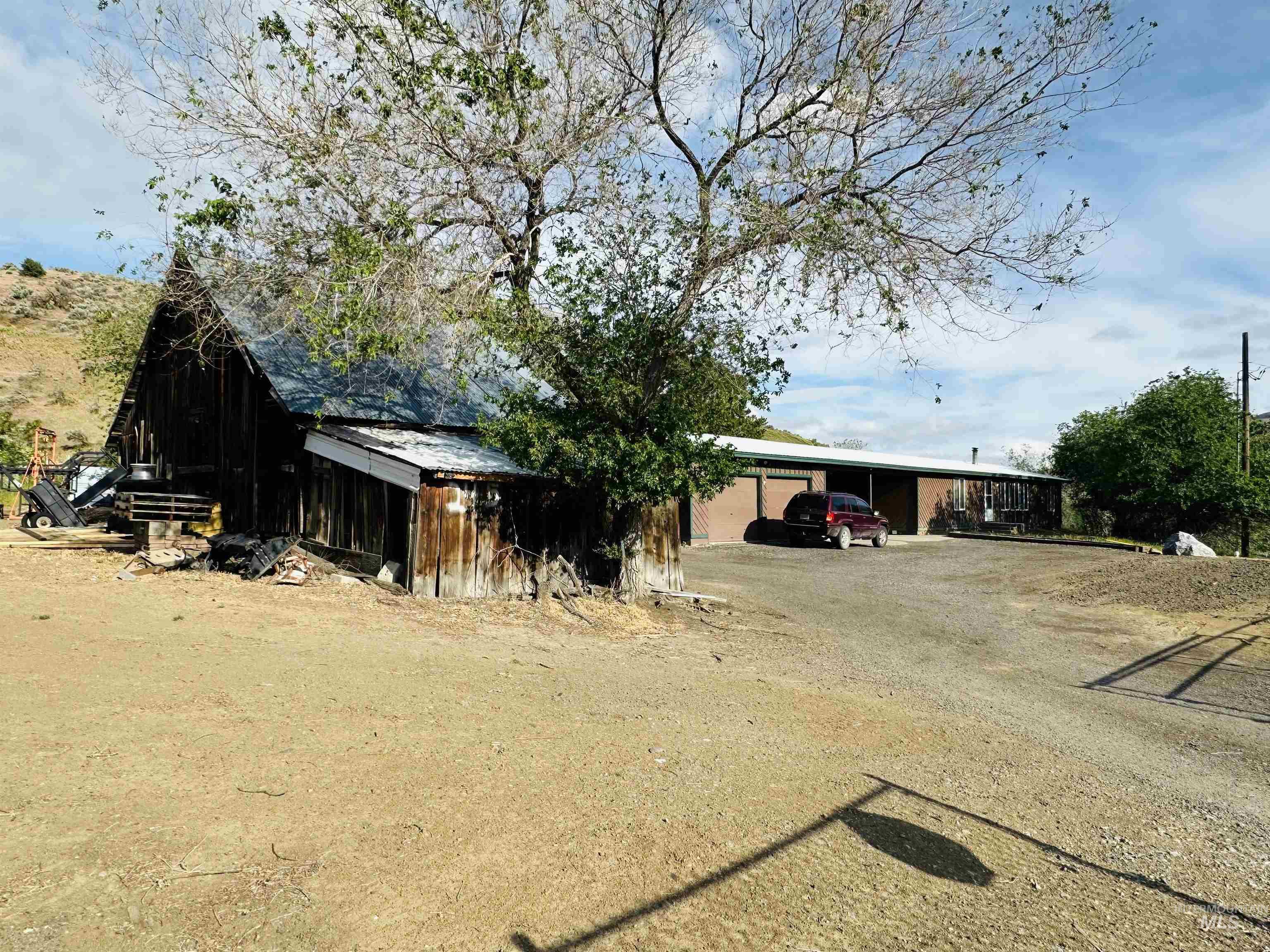 245 W 3rd st, Huntington, Oregon 97907, 3 Bedrooms, 2 Bathrooms, Residential For Sale, Price $385,000, 98947775
