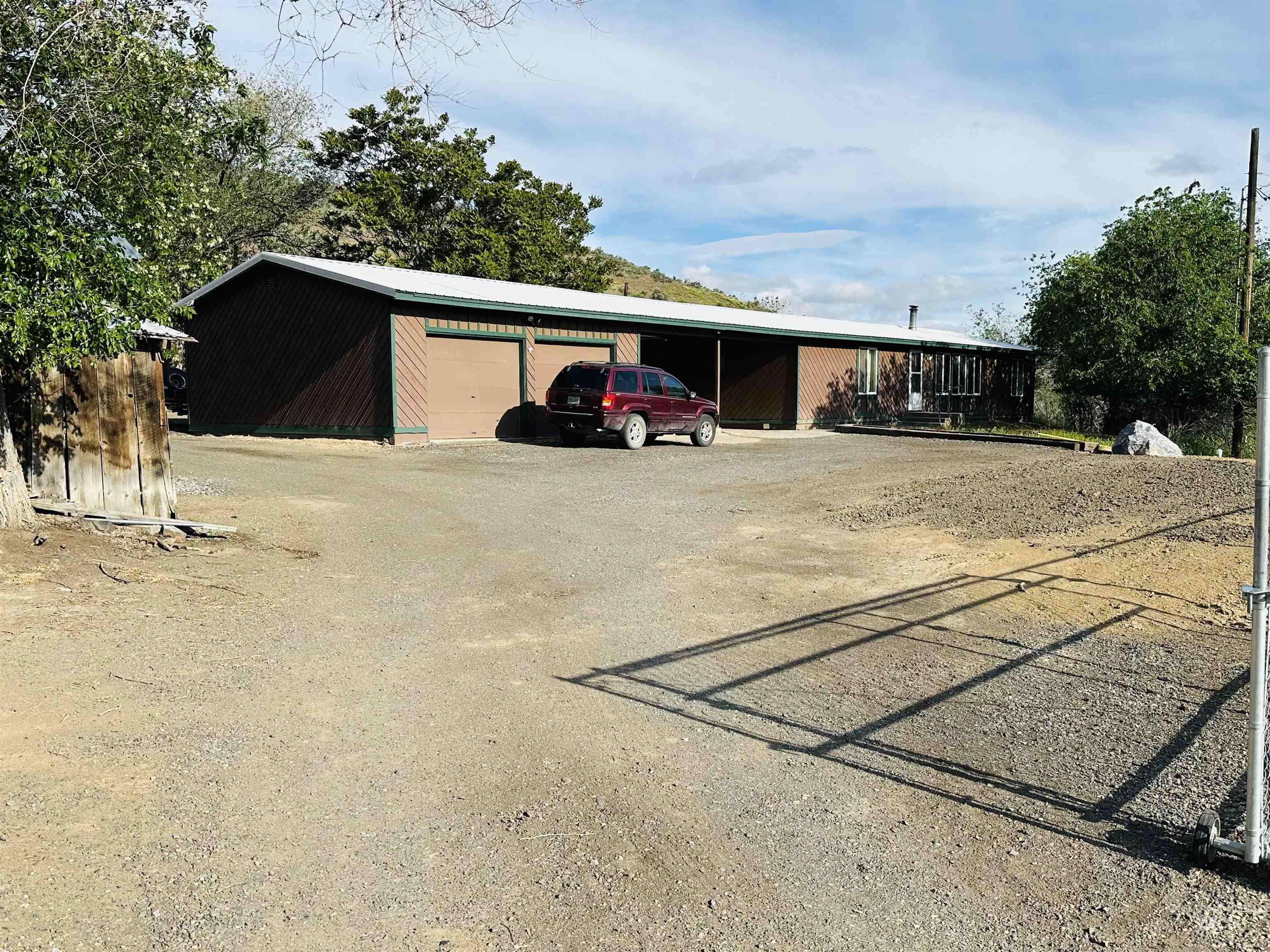 245 W 3rd st, Huntington, Oregon 97907, 3 Bedrooms, 2 Bathrooms, Residential For Sale, Price $385,000, 98947775