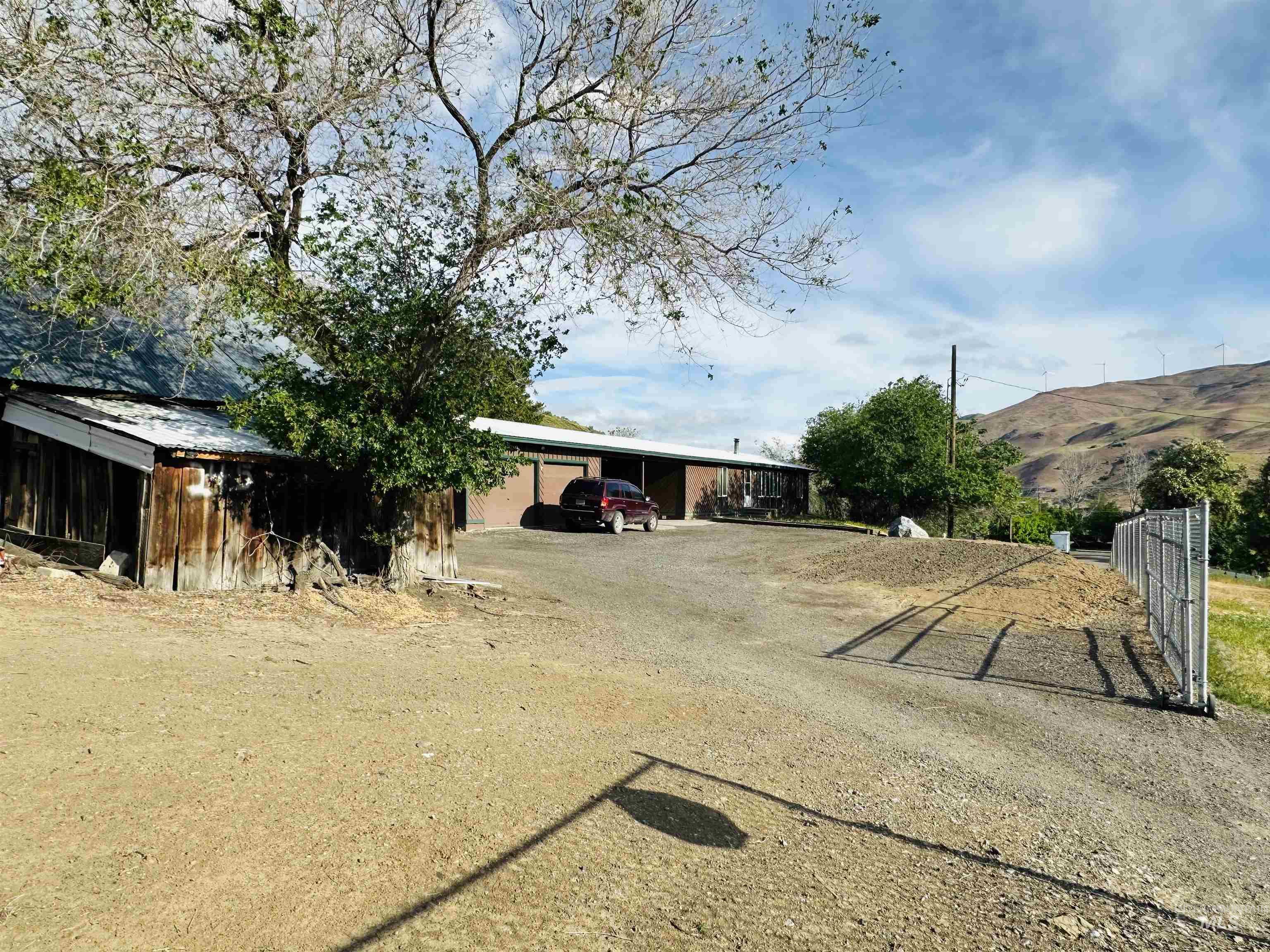 245 W 3rd st, Huntington, Oregon 97907, 3 Bedrooms, 2 Bathrooms, Residential For Sale, Price $385,000, 98947775