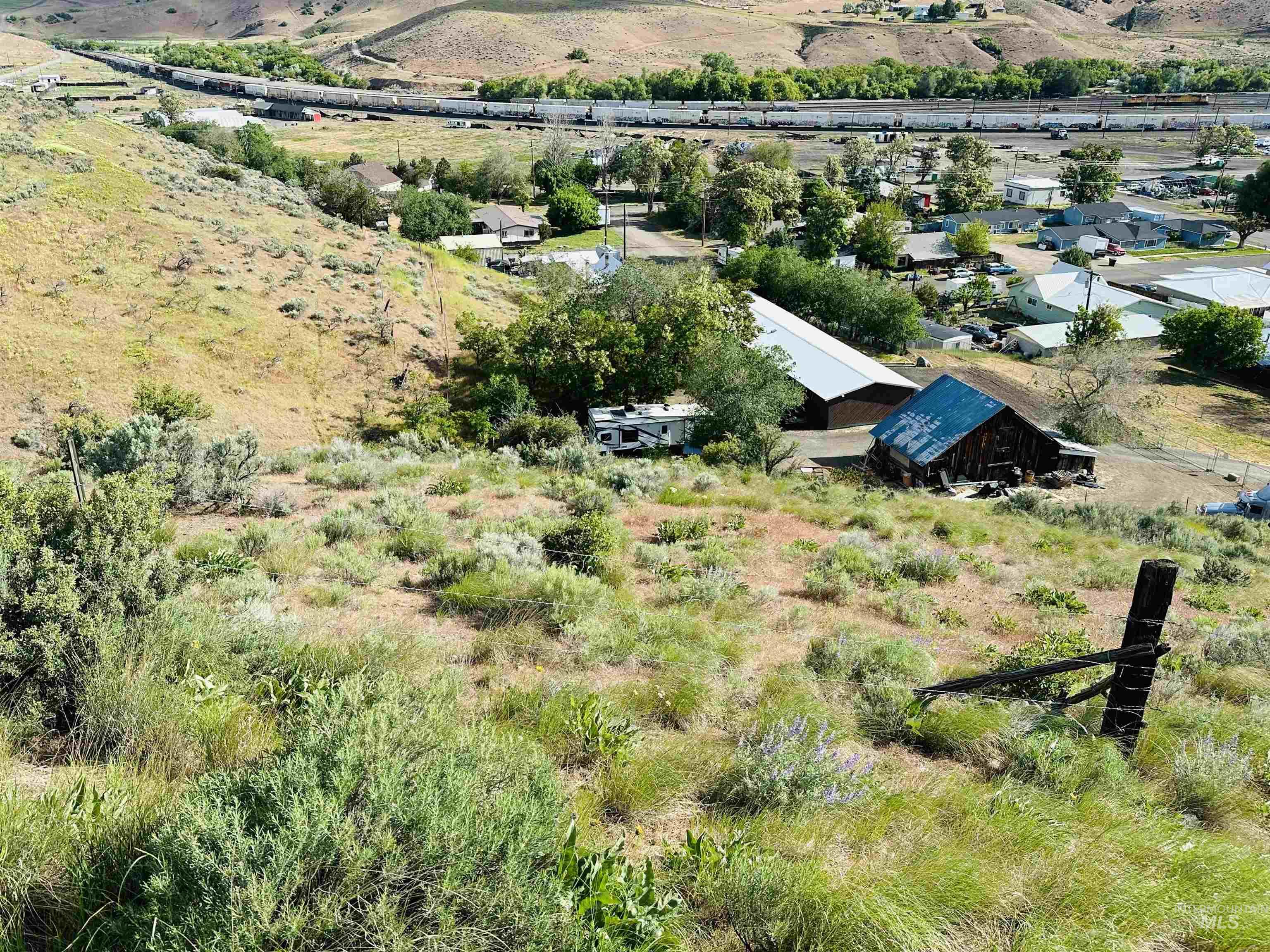 245 W 3rd st, Huntington, Oregon 97907, 3 Bedrooms, 2 Bathrooms, Residential For Sale, Price $385,000, 98947775