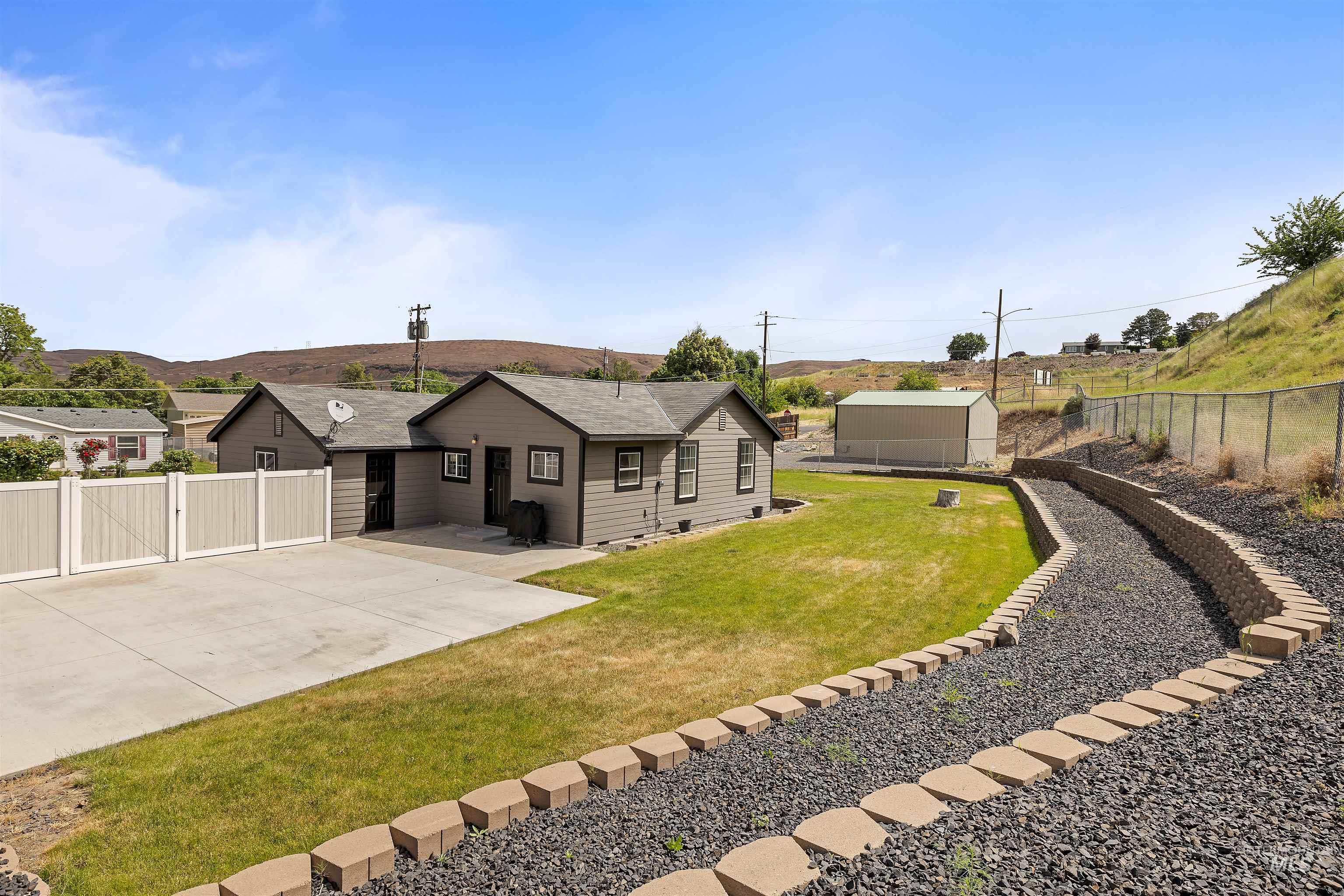 105 Meador Street, Asotin, Washington 99402, 4 Bedrooms, 1 Bathroom, Residential For Sale, Price $365,000, 98947785