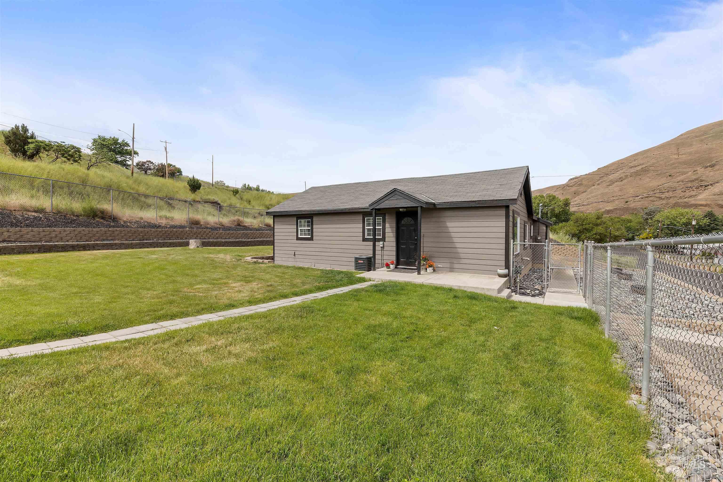 105 Meador Street, Asotin, Washington 99402, 4 Bedrooms, 1 Bathroom, Residential For Sale, Price $365,000, 98947785