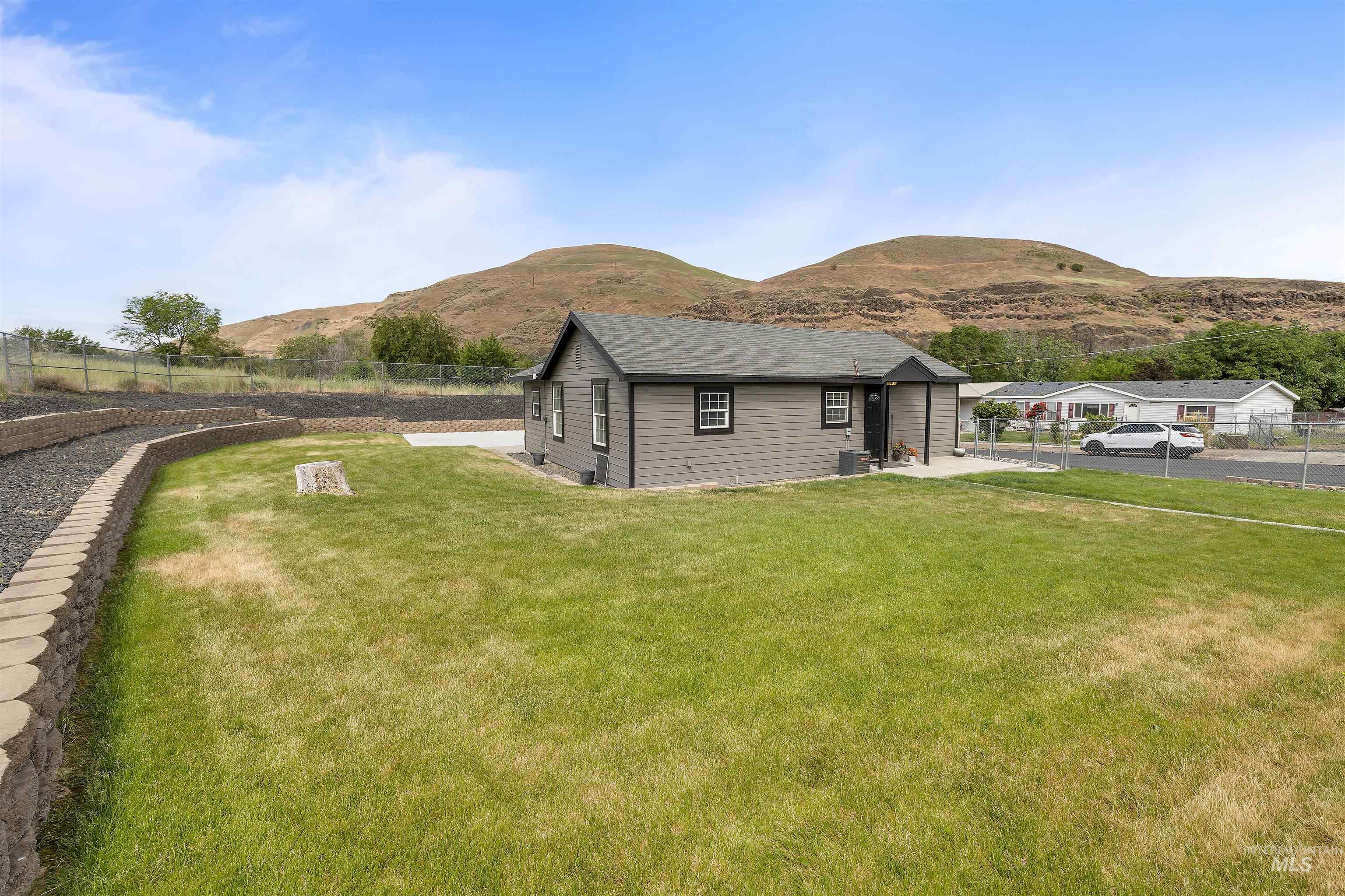 105 Meador Street, Asotin, Washington 99402, 4 Bedrooms, 1 Bathroom, Residential For Sale, Price $365,000, 98947785