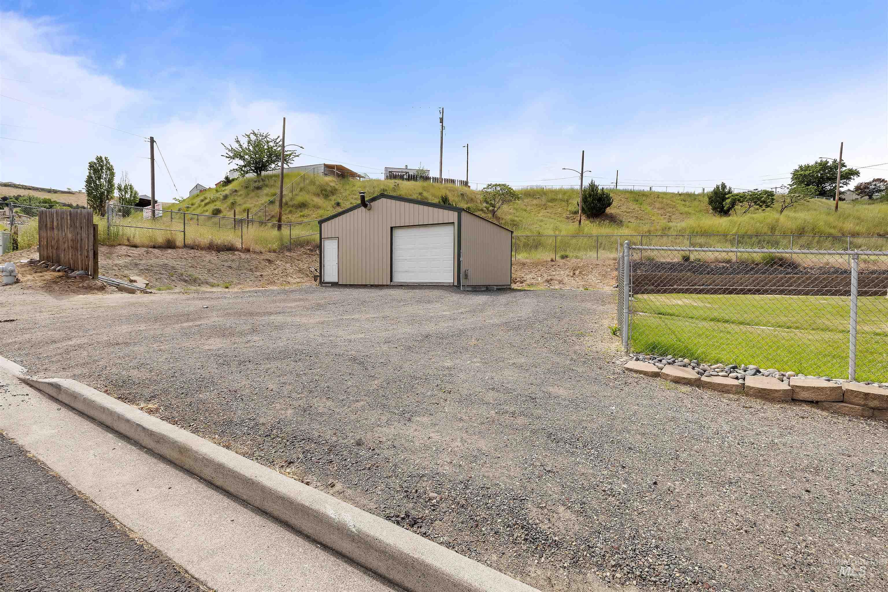 105 Meador Street, Asotin, Washington 99402, 4 Bedrooms, 1 Bathroom, Residential For Sale, Price $365,000, 98947785