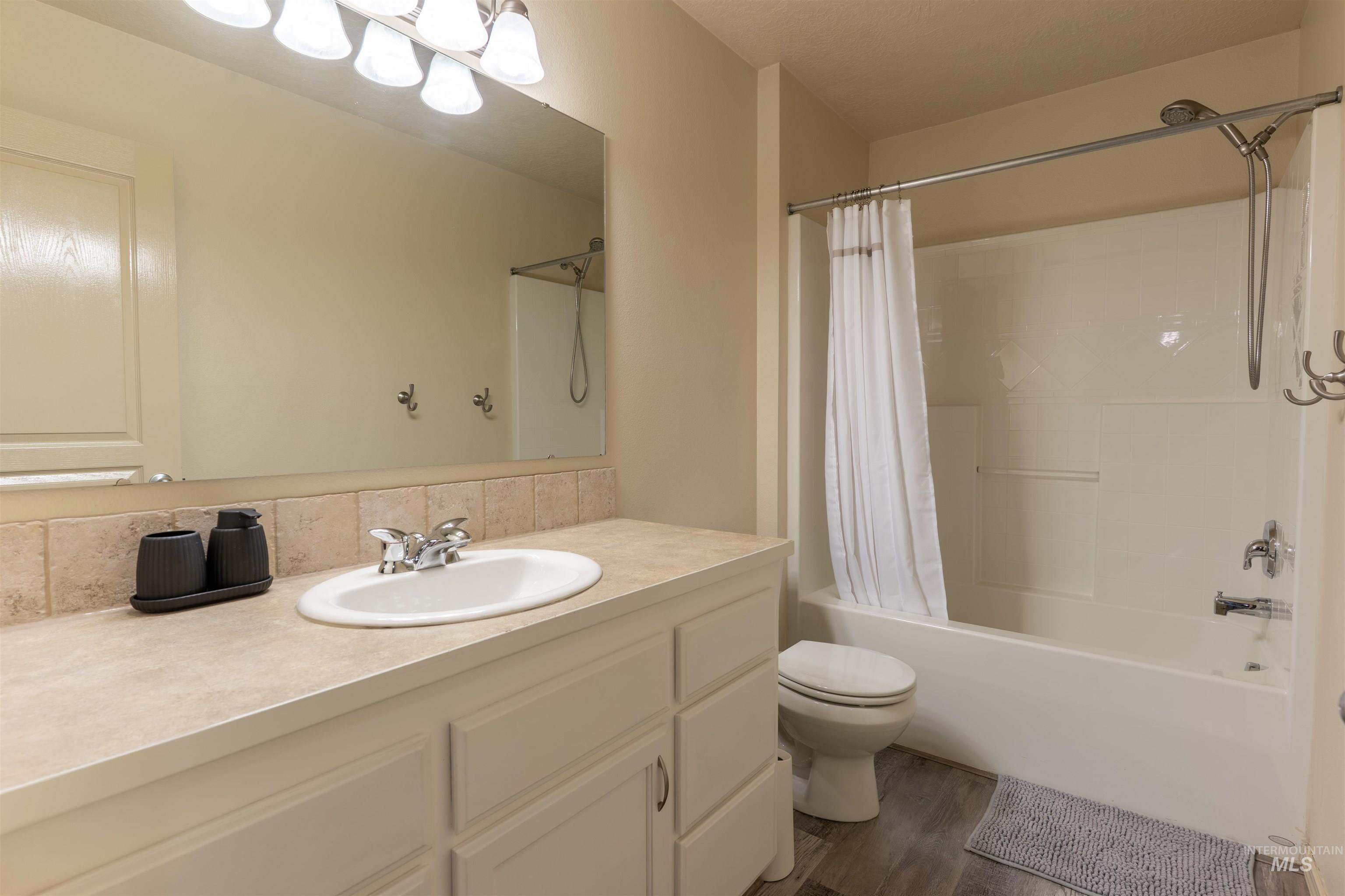 2245-2247 S. AMY AVE, Boise, Idaho 83706-4403, 3 Bedrooms, 2 Bathrooms, Residential Income For Sale, Price $715,000, 98947811