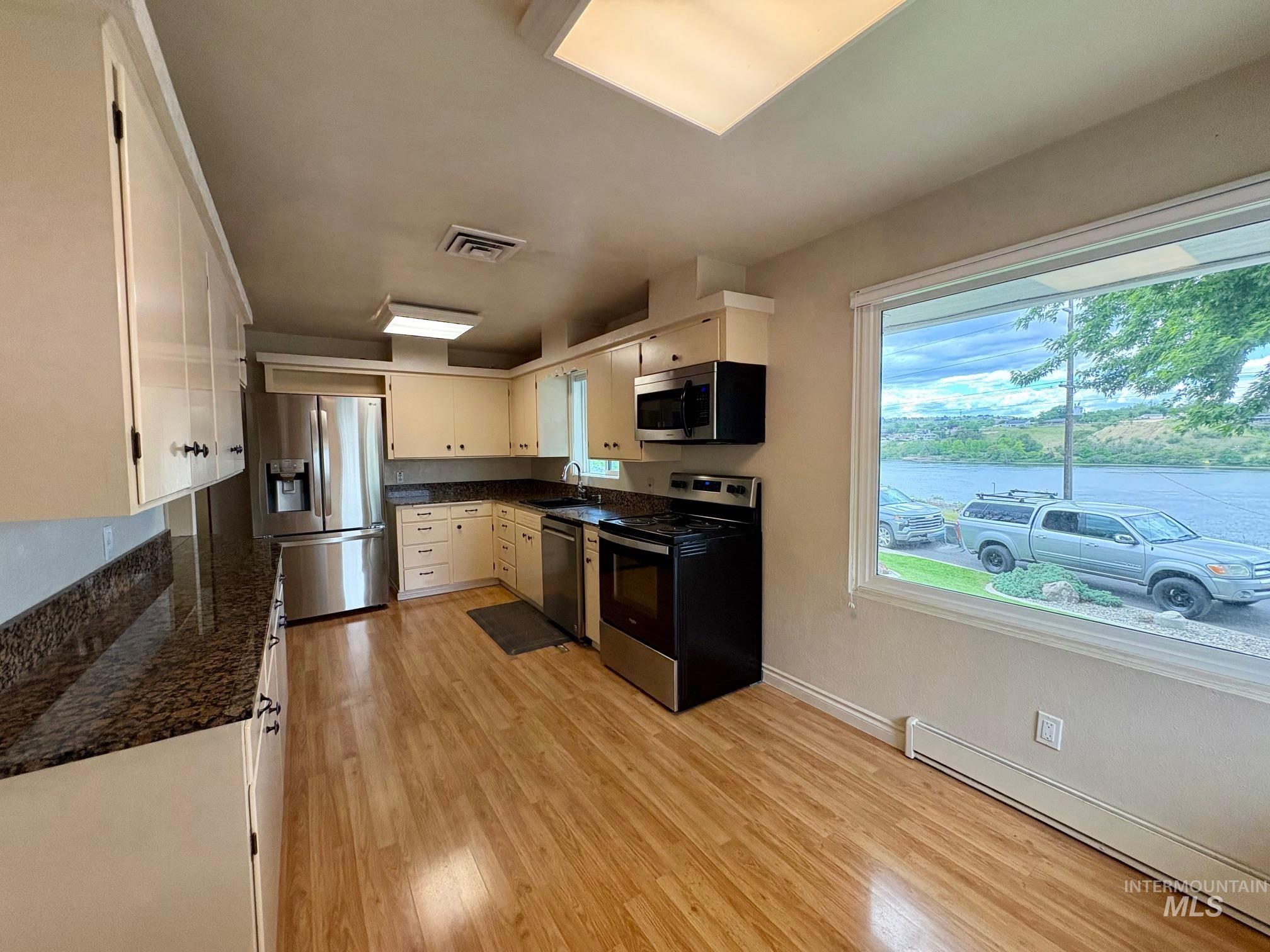 1615 Prospect Ave, Lewiston, Idaho 83501, 4 Bedrooms, 2.5 Bathrooms, Residential For Sale, Price $459,900, 98947819