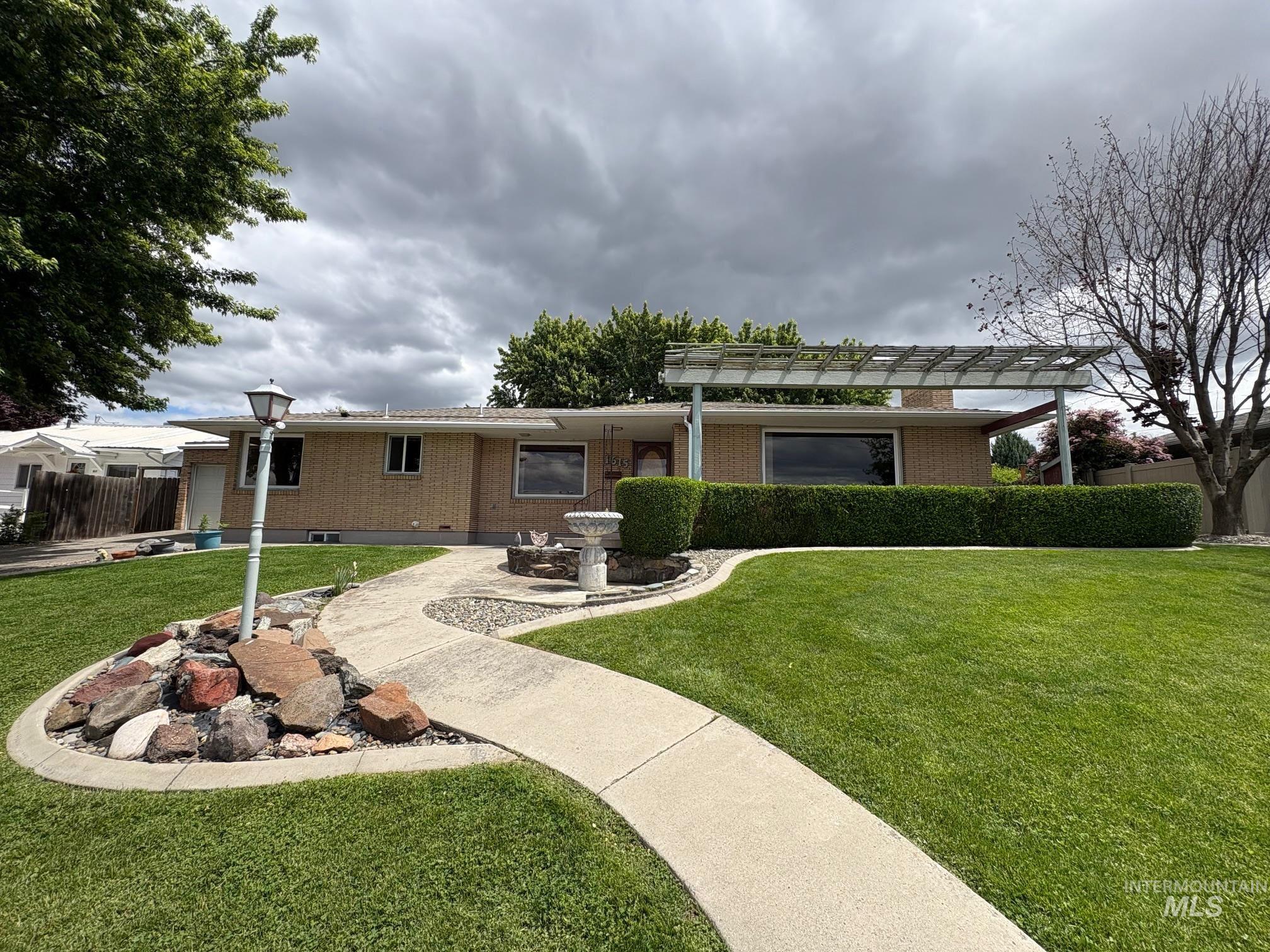 1615 Prospect Ave, Lewiston, Idaho 83501, 4 Bedrooms, 2.5 Bathrooms, Residential For Sale, Price $459,900, 98947819
