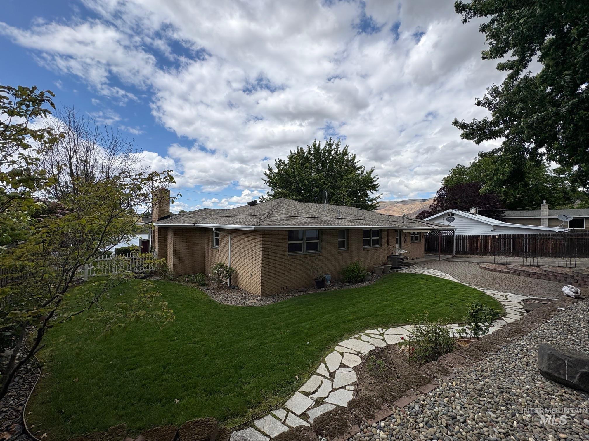 1615 Prospect Ave, Lewiston, Idaho 83501, 4 Bedrooms, 2.5 Bathrooms, Residential For Sale, Price $459,900, 98947819