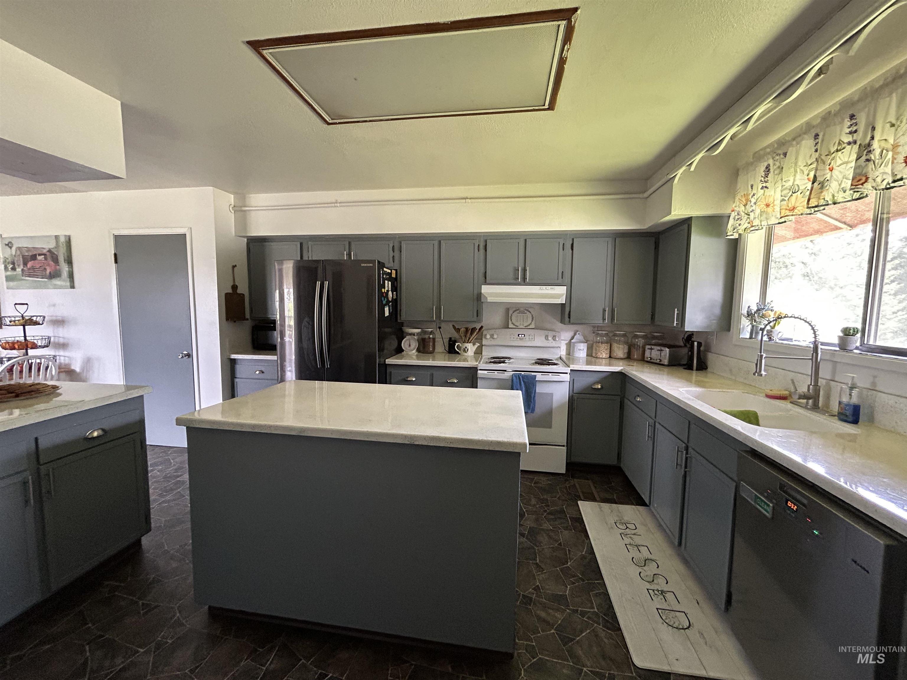 170 Red Fir Road, Kooskia, Idaho 83539, 8 Bedrooms, 7 Bathrooms, Residential For Sale, Price $790,000, 98947823