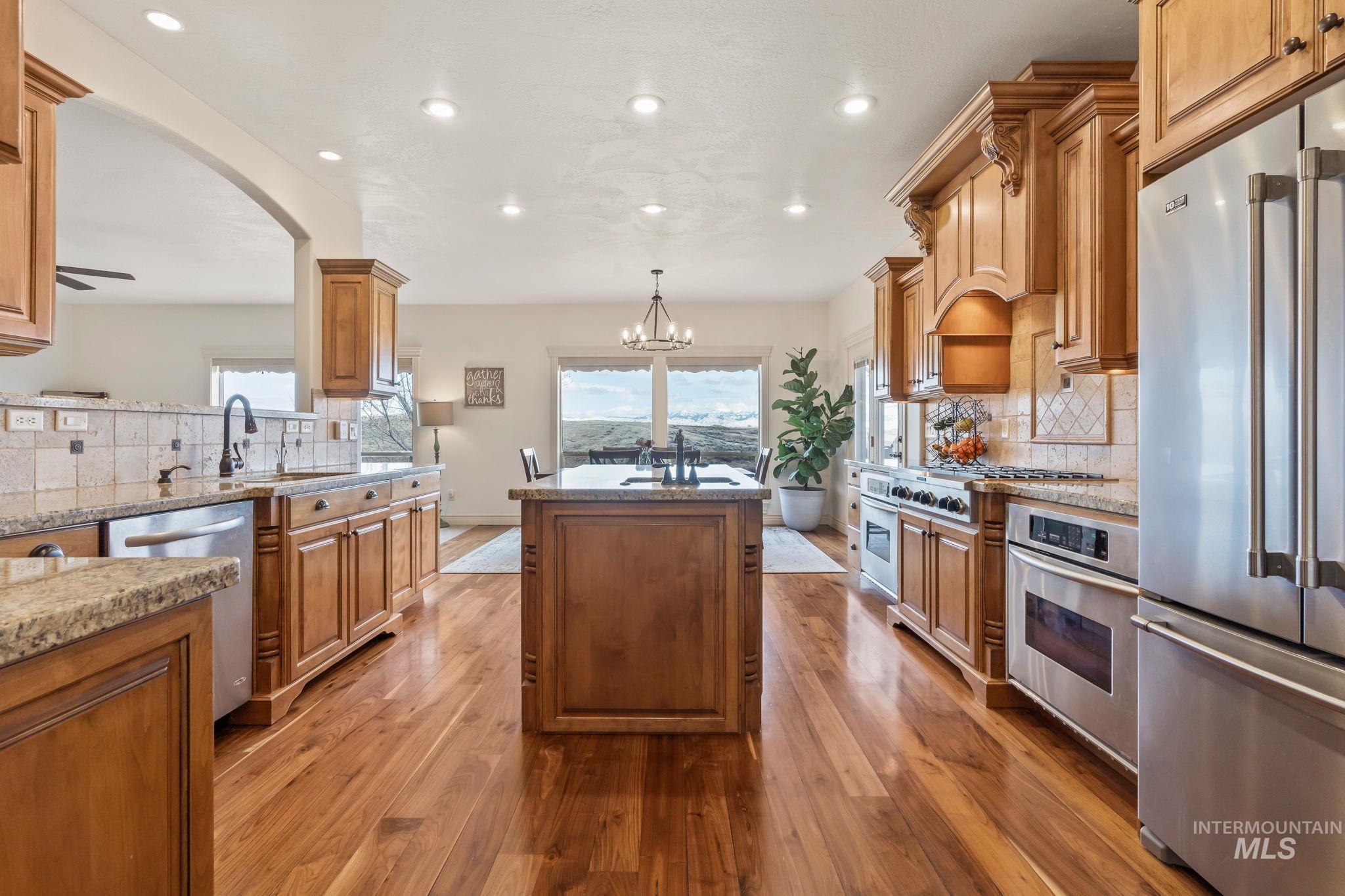 5908 N Highhill Place, Star, Idaho 83669, 6 Bedrooms, 5.5 Bathrooms, Residential For Sale, Price $1,550,000, 98947855