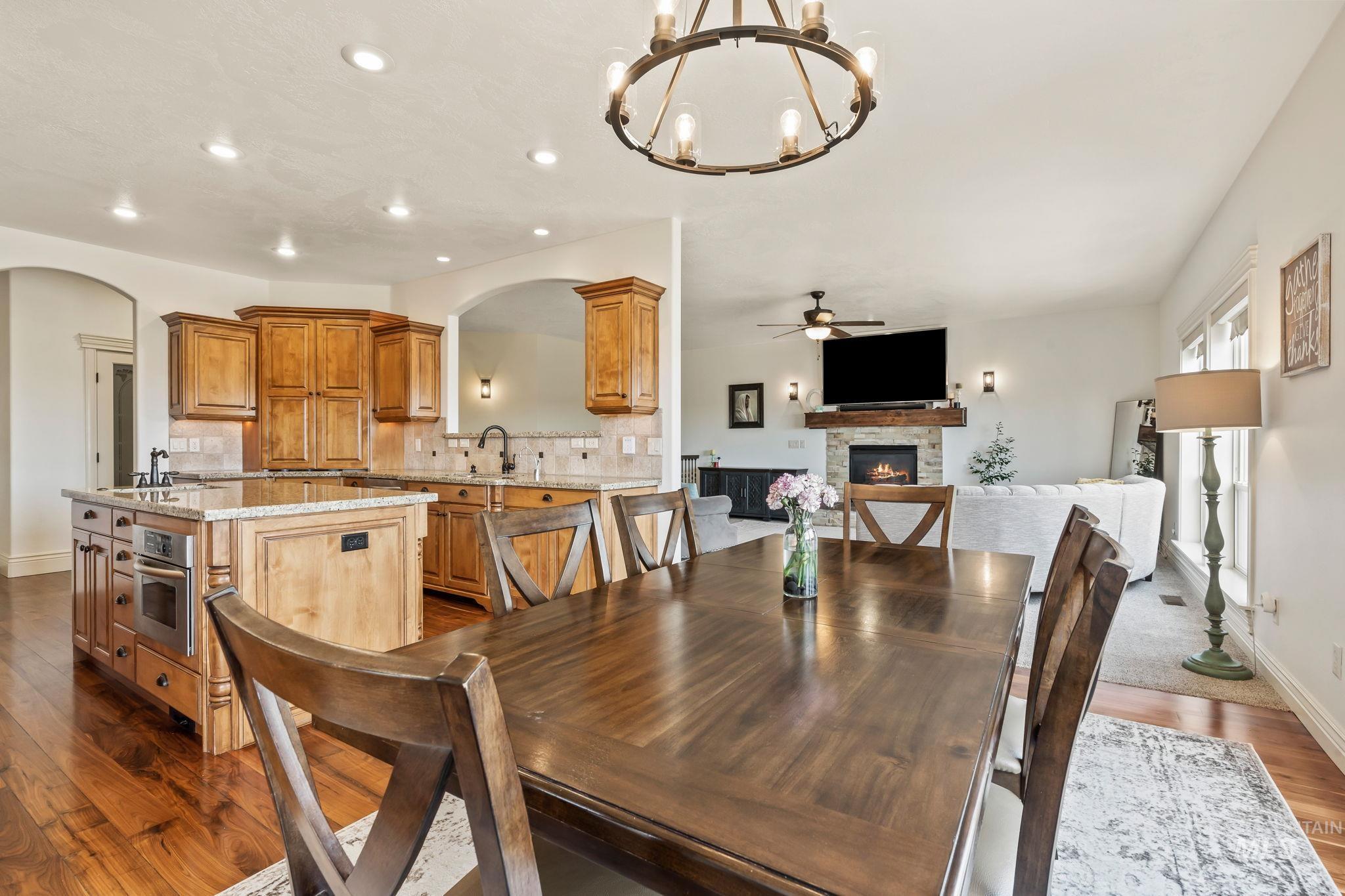 5908 N Highhill Place, Star, Idaho 83669, 6 Bedrooms, 5.5 Bathrooms, Residential For Sale, Price $1,550,000, 98947855