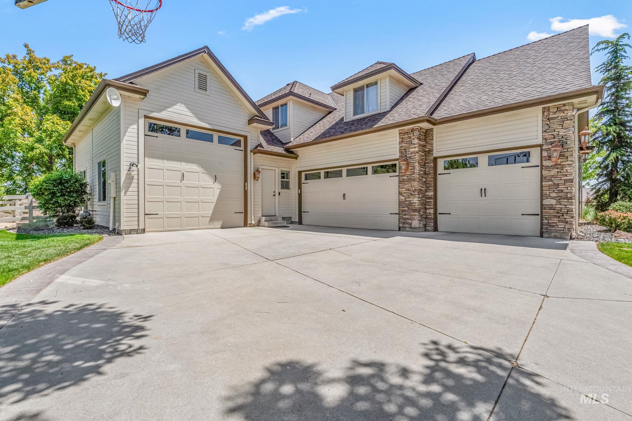 5908 N Highhill Place, Star, Idaho 83669, 6 Bedrooms, 5.5 Bathrooms, Residential For Sale, Price $1,550,000, 98947855