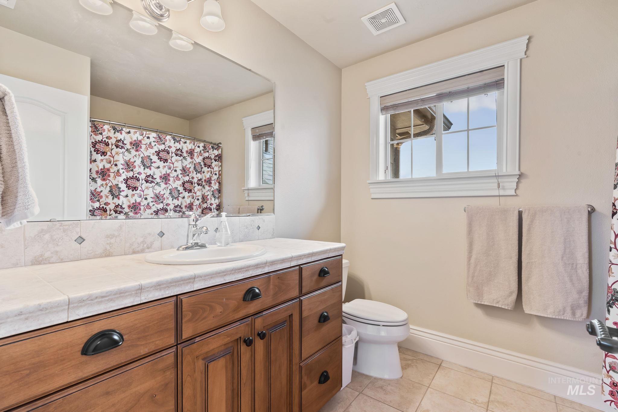 5908 N Highhill Place, Star, Idaho 83669, 6 Bedrooms, 5.5 Bathrooms, Residential For Sale, Price $1,550,000, 98947855