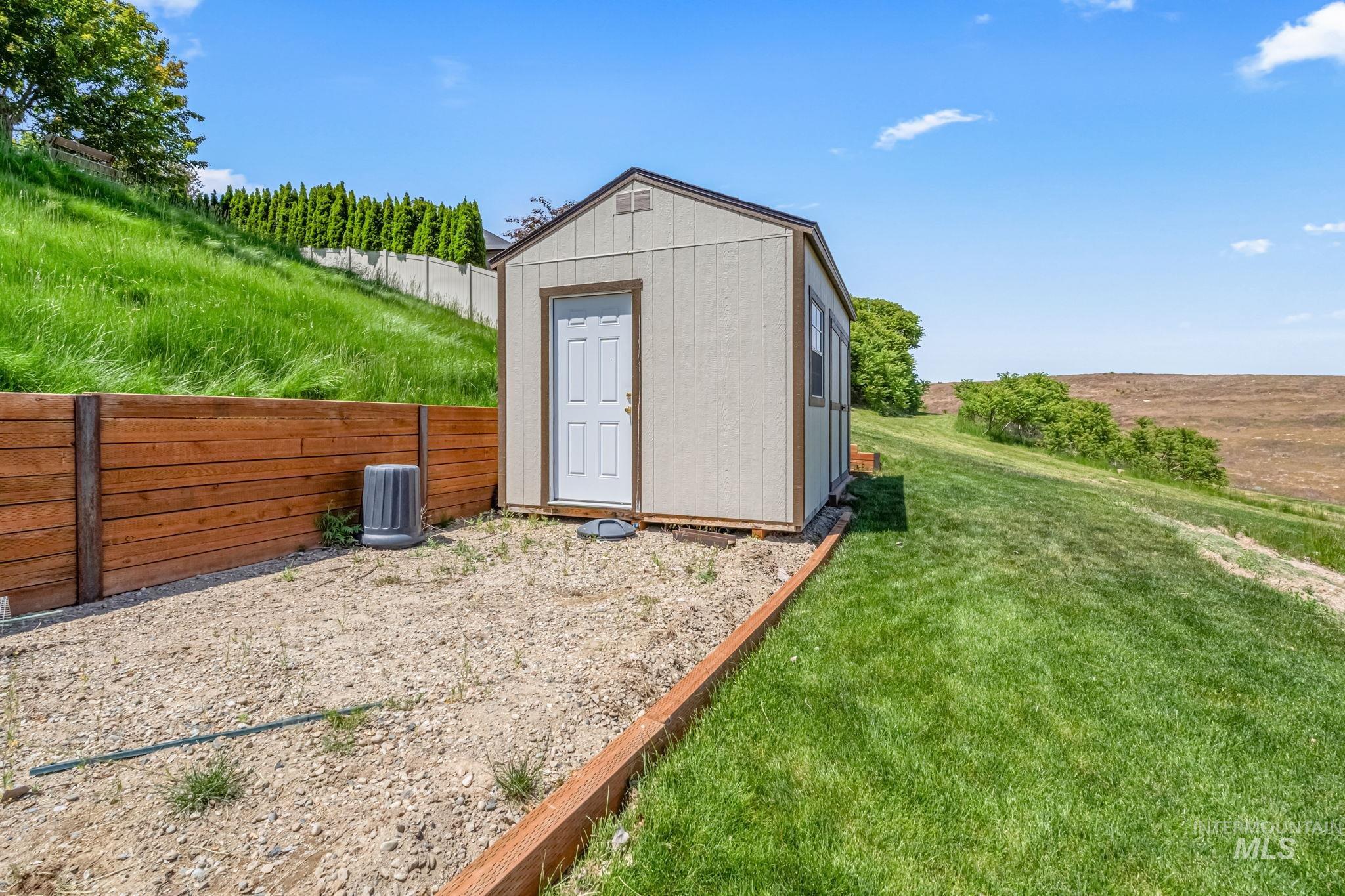 5908 N Highhill Place, Star, Idaho 83669, 6 Bedrooms, 5.5 Bathrooms, Residential For Sale, Price $1,550,000, 98947855