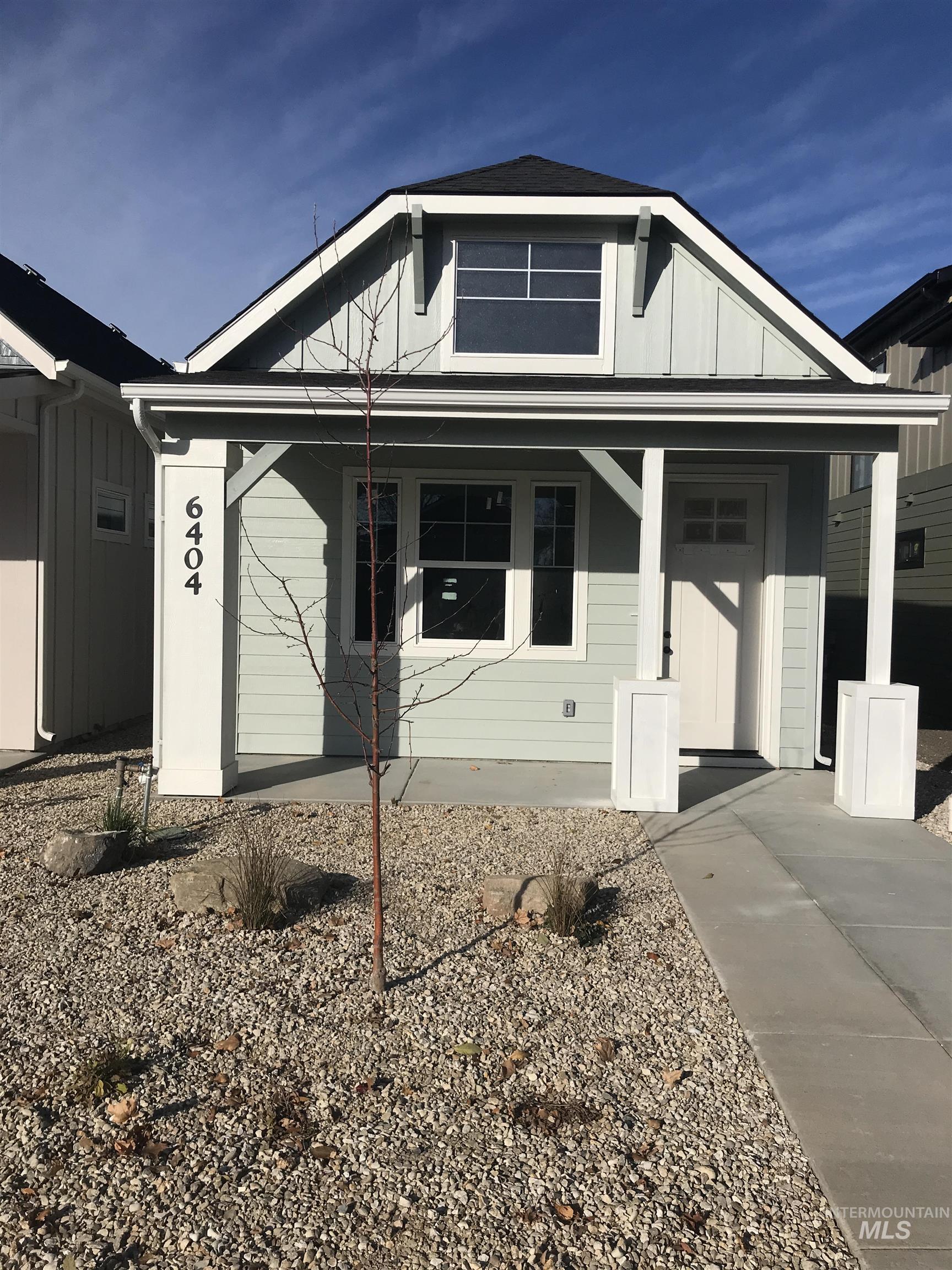 6404 W York street, Boise, Idaho 83704, 2 Bedrooms, 2 Bathrooms, Residential For Sale, Price $459,900, 98947907