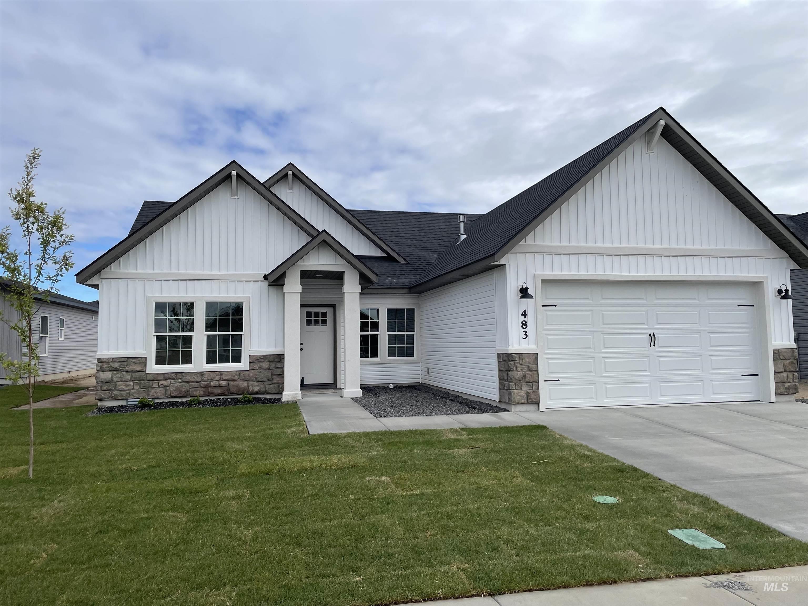 483 Hope Ave, Twin Falls, Idaho 83301-2013, 4 Bedrooms, 2 Bathrooms, Residential For Sale, Price $374,900, 98947915