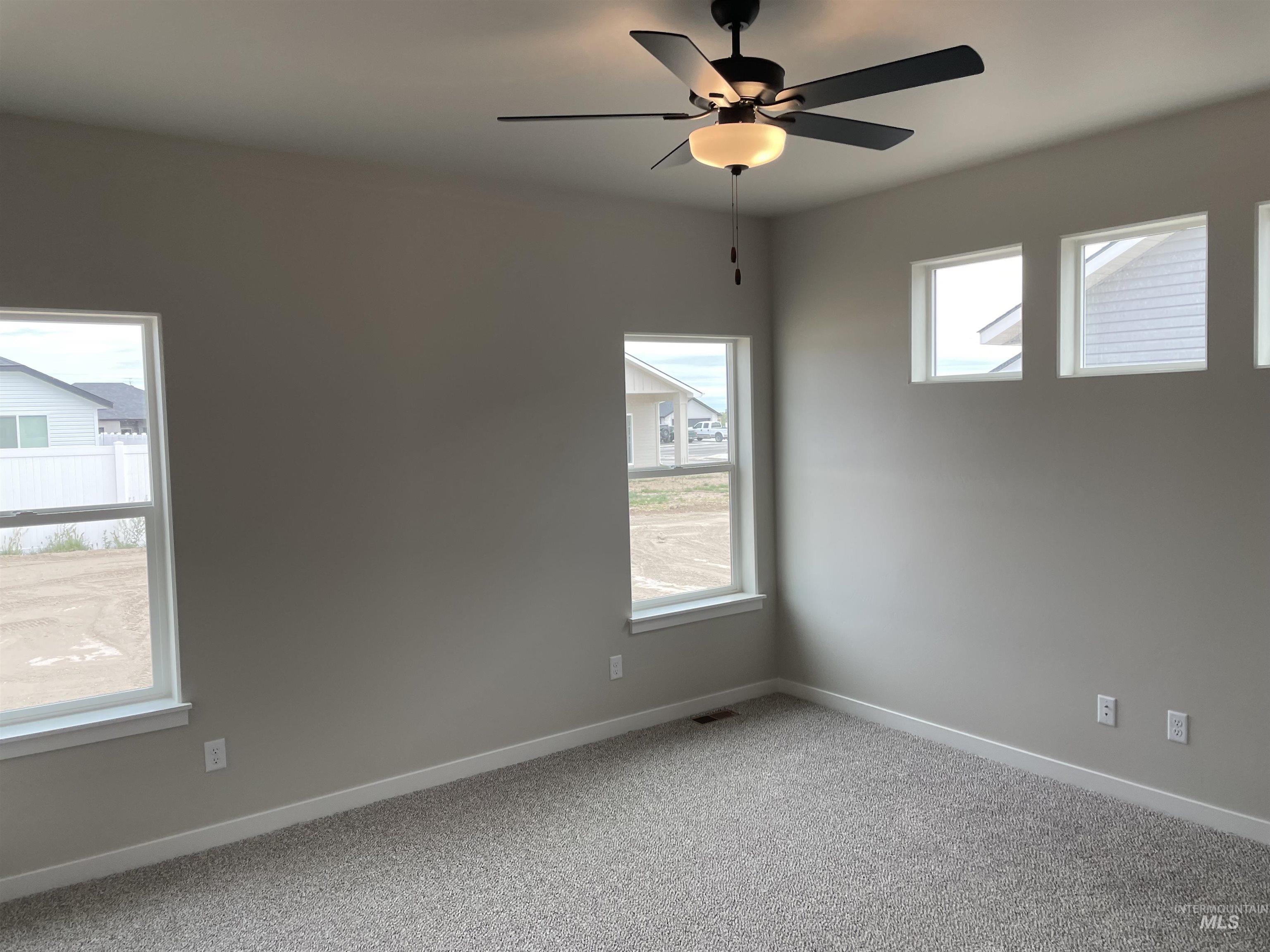 483 Hope Ave, Twin Falls, Idaho 83301-2013, 4 Bedrooms, 2 Bathrooms, Residential For Sale, Price $374,900, 98947915