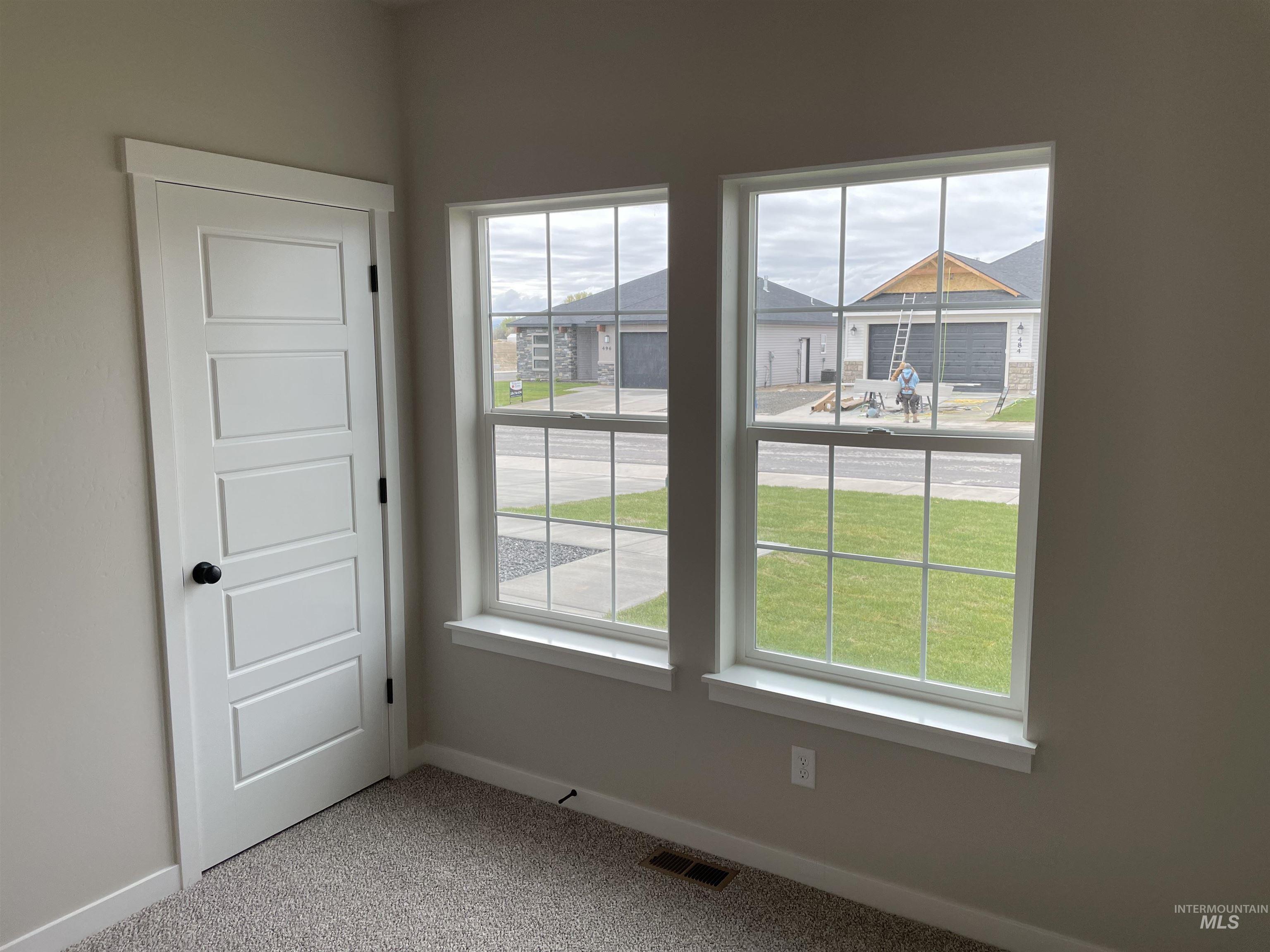483 Hope Ave, Twin Falls, Idaho 83301-2013, 4 Bedrooms, 2 Bathrooms, Residential For Sale, Price $374,900, 98947915