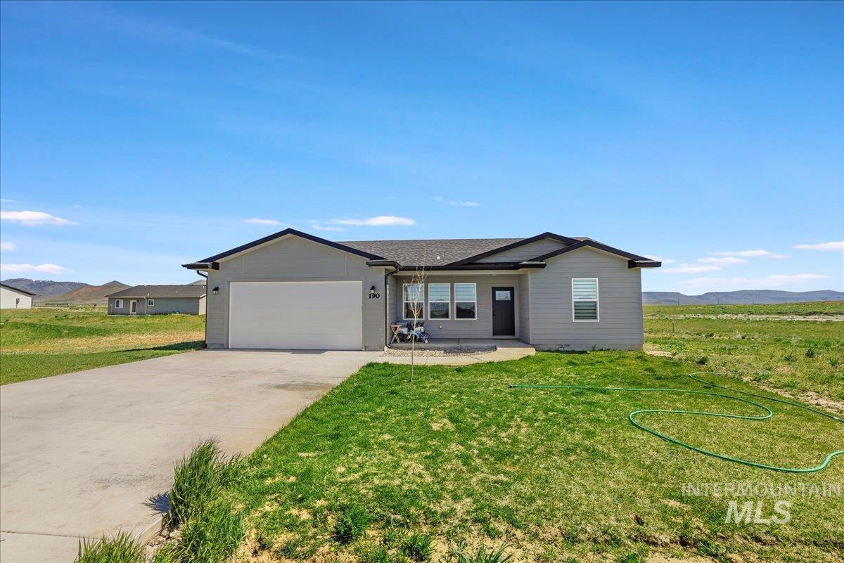 190 Bison Way, Fairfield, Idaho 83327, 3 Bedrooms, 2 Bathrooms, Residential For Sale, Price $410,000, 98947924