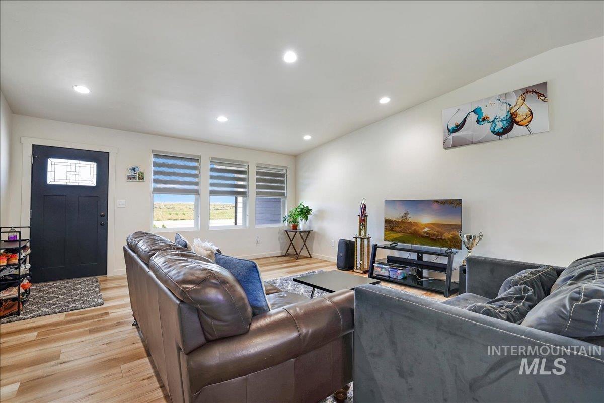 190 Bison Way, Fairfield, Idaho 83327, 3 Bedrooms, 2 Bathrooms, Residential For Sale, Price $410,000, 98947924