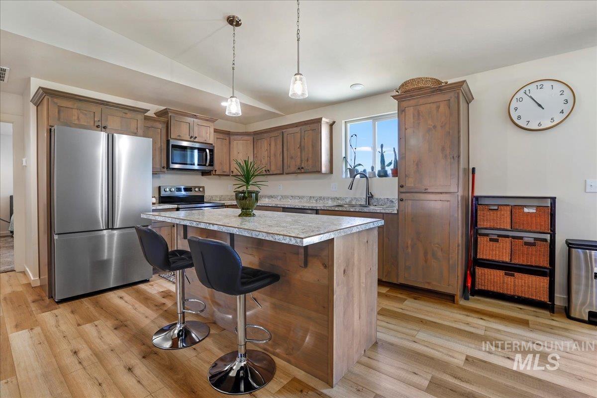 190 Bison Way, Fairfield, Idaho 83327, 3 Bedrooms, 2 Bathrooms, Residential For Sale, Price $410,000, 98947924