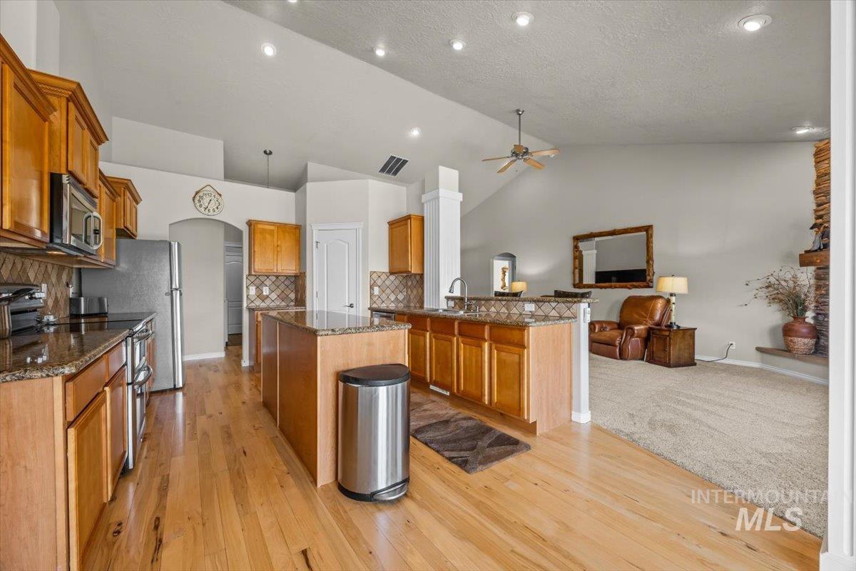 160 Summit Ridge Road, Horseshoe Bend, Idaho 83629, 3 Bedrooms, 3 Bathrooms, Residential For Sale, Price $799,900, 98947936