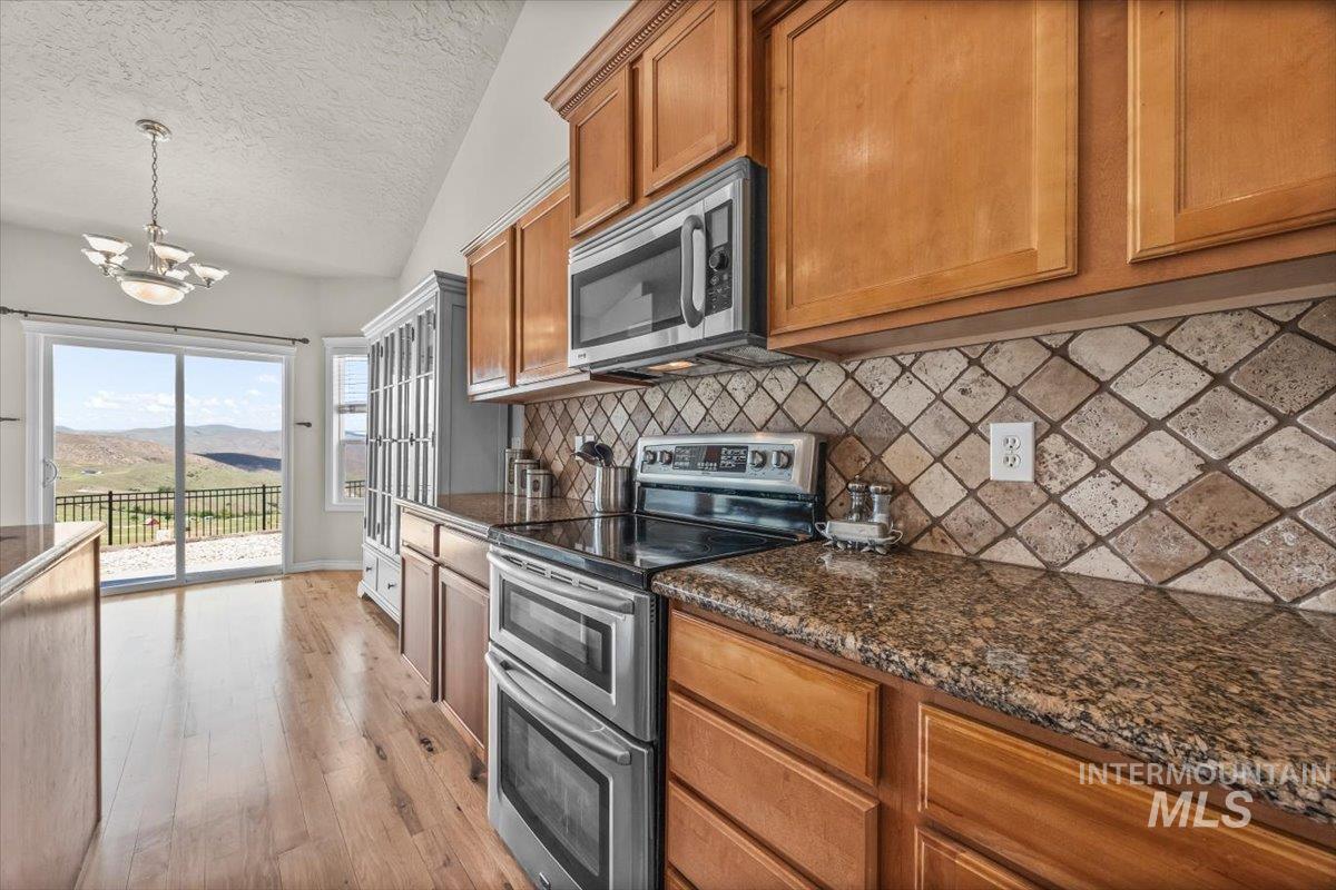 160 Summit Ridge Road, Horseshoe Bend, Idaho 83629, 3 Bedrooms, 3 Bathrooms, Residential For Sale, Price $799,900, 98947936