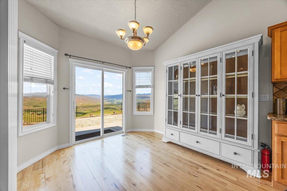 160 Summit Ridge Road, Horseshoe Bend, Idaho 83629, 3 Bedrooms, 3 Bathrooms, Residential For Sale, Price $799,900, 98947936