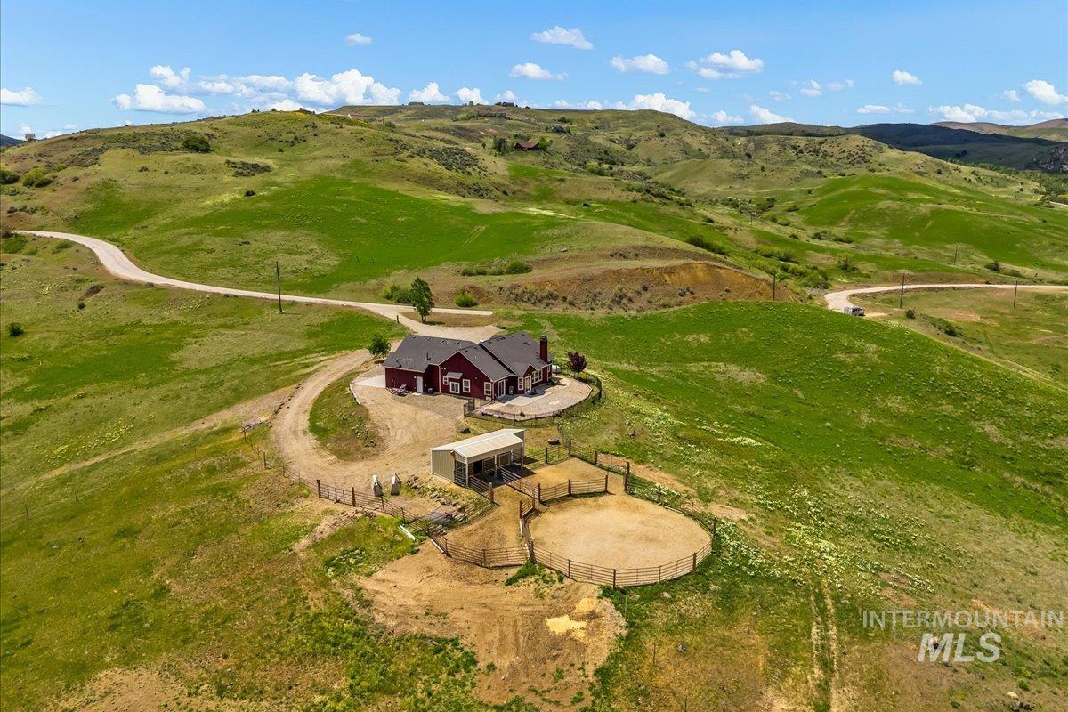 160 Summit Ridge Road, Horseshoe Bend, Idaho 83629, 3 Bedrooms, 3 Bathrooms, Residential For Sale, Price $799,900, 98947936