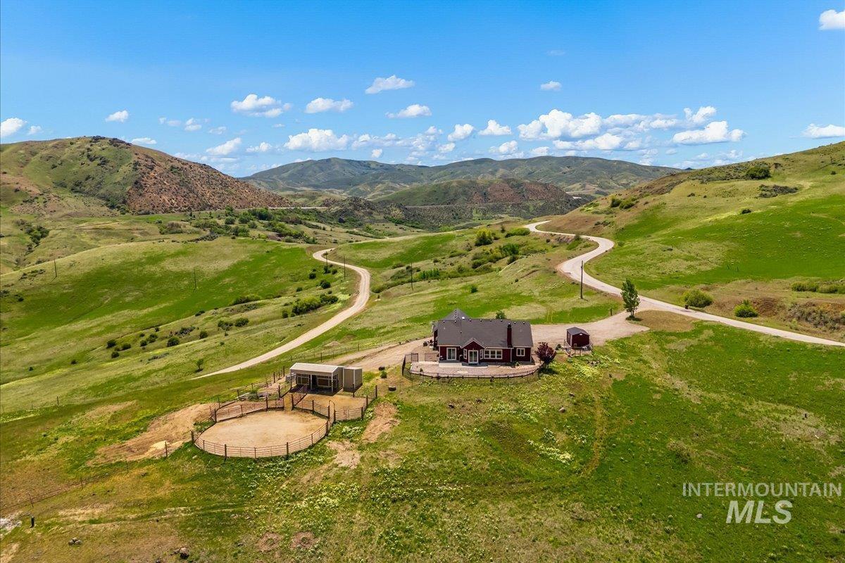 160 Summit Ridge Road, Horseshoe Bend, Idaho 83629, 3 Bedrooms, 3 Bathrooms, Residential For Sale, Price $799,900, 98947936