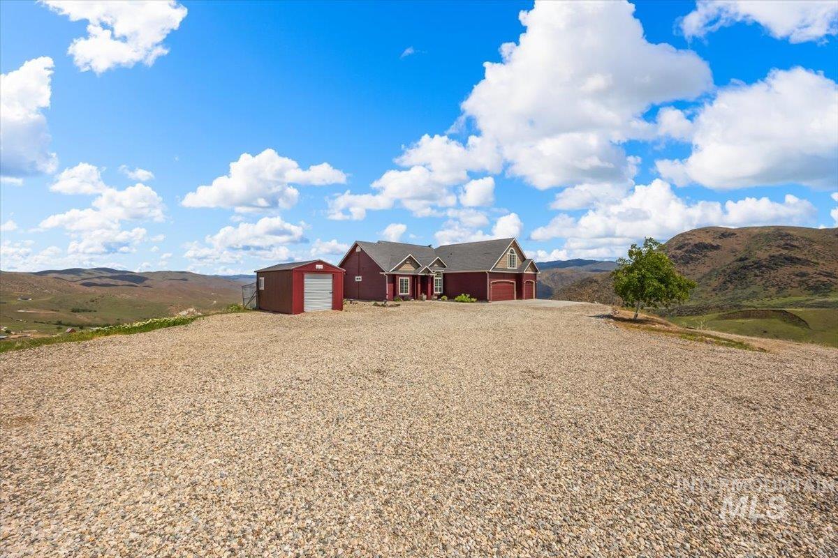 160 Summit Ridge Road, Horseshoe Bend, Idaho 83629, 3 Bedrooms, 3 Bathrooms, Residential For Sale, Price $799,900, 98947936