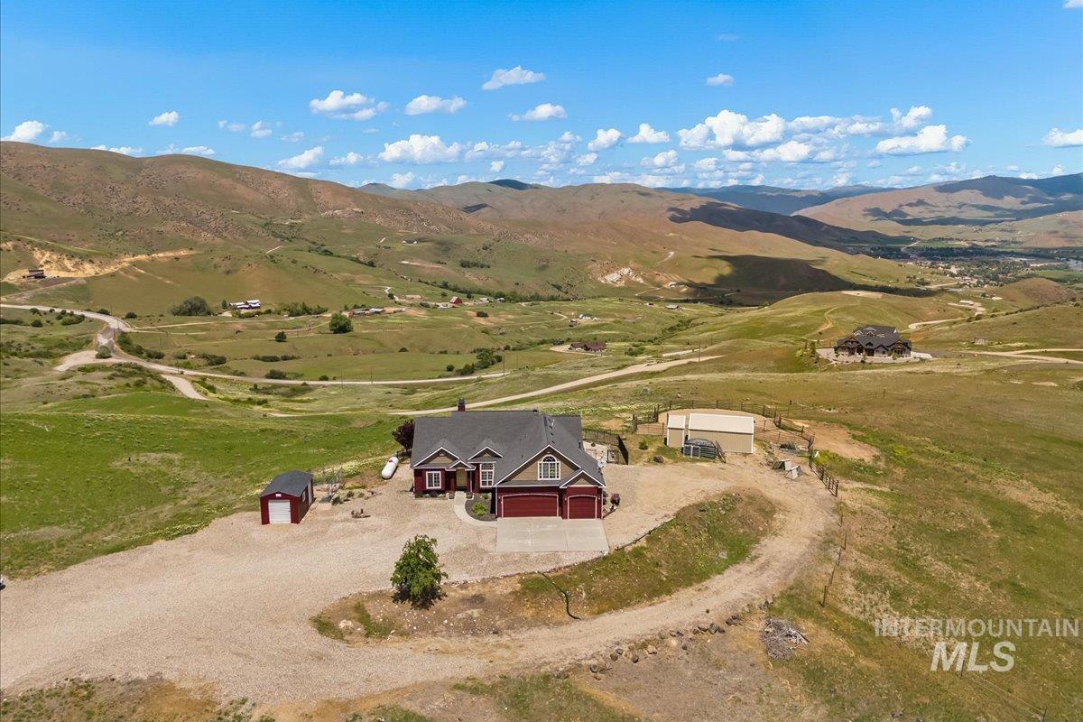 160 Summit Ridge Road, Horseshoe Bend, Idaho 83629, 3 Bedrooms, 3 Bathrooms, Residential For Sale, Price $799,900, 98947936