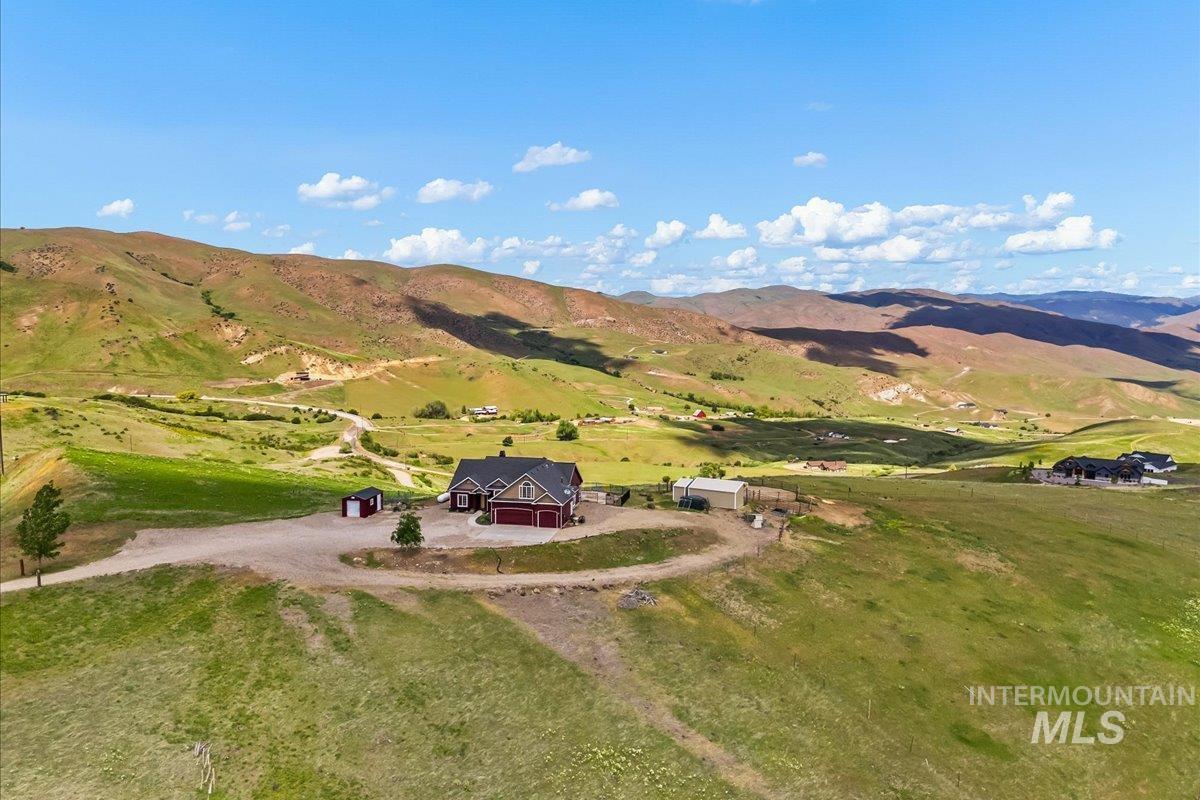 160 Summit Ridge Road, Horseshoe Bend, Idaho 83629, 3 Bedrooms, 3 Bathrooms, Residential For Sale, Price $799,900, 98947936