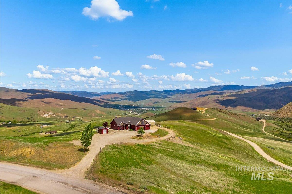 160 Summit Ridge Road, Horseshoe Bend, Idaho 83629, 3 Bedrooms, 3 Bathrooms, Residential For Sale, Price $799,900, 98947936