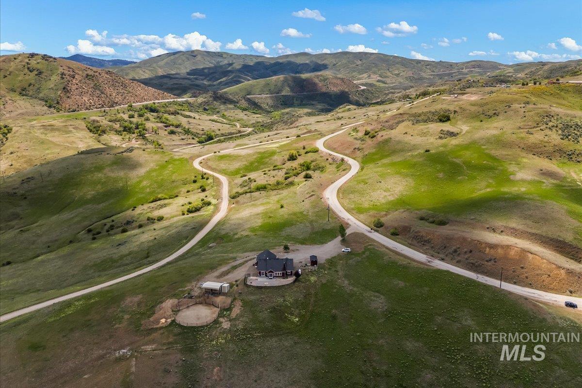 160 Summit Ridge Road, Horseshoe Bend, Idaho 83629, 3 Bedrooms, 3 Bathrooms, Residential For Sale, Price $799,900, 98947936