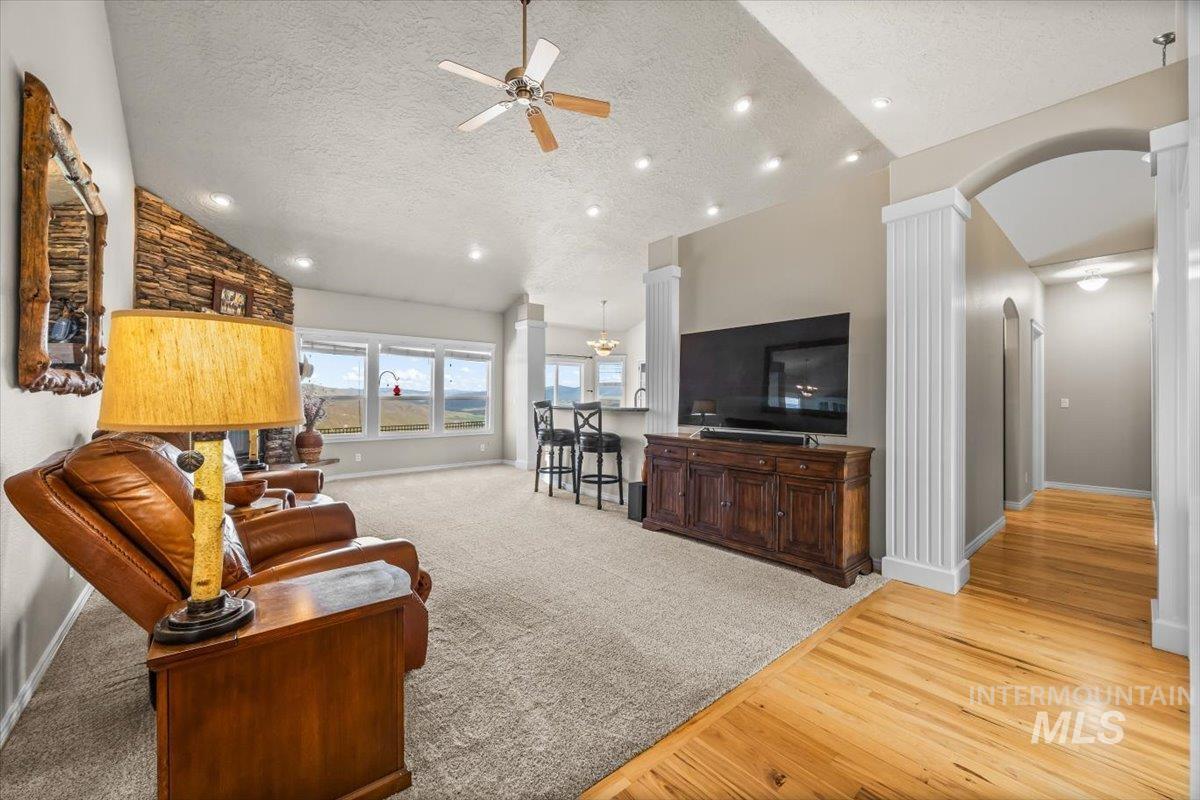160 Summit Ridge Road, Horseshoe Bend, Idaho 83629, 3 Bedrooms, 3 Bathrooms, Residential For Sale, Price $799,900, 98947936