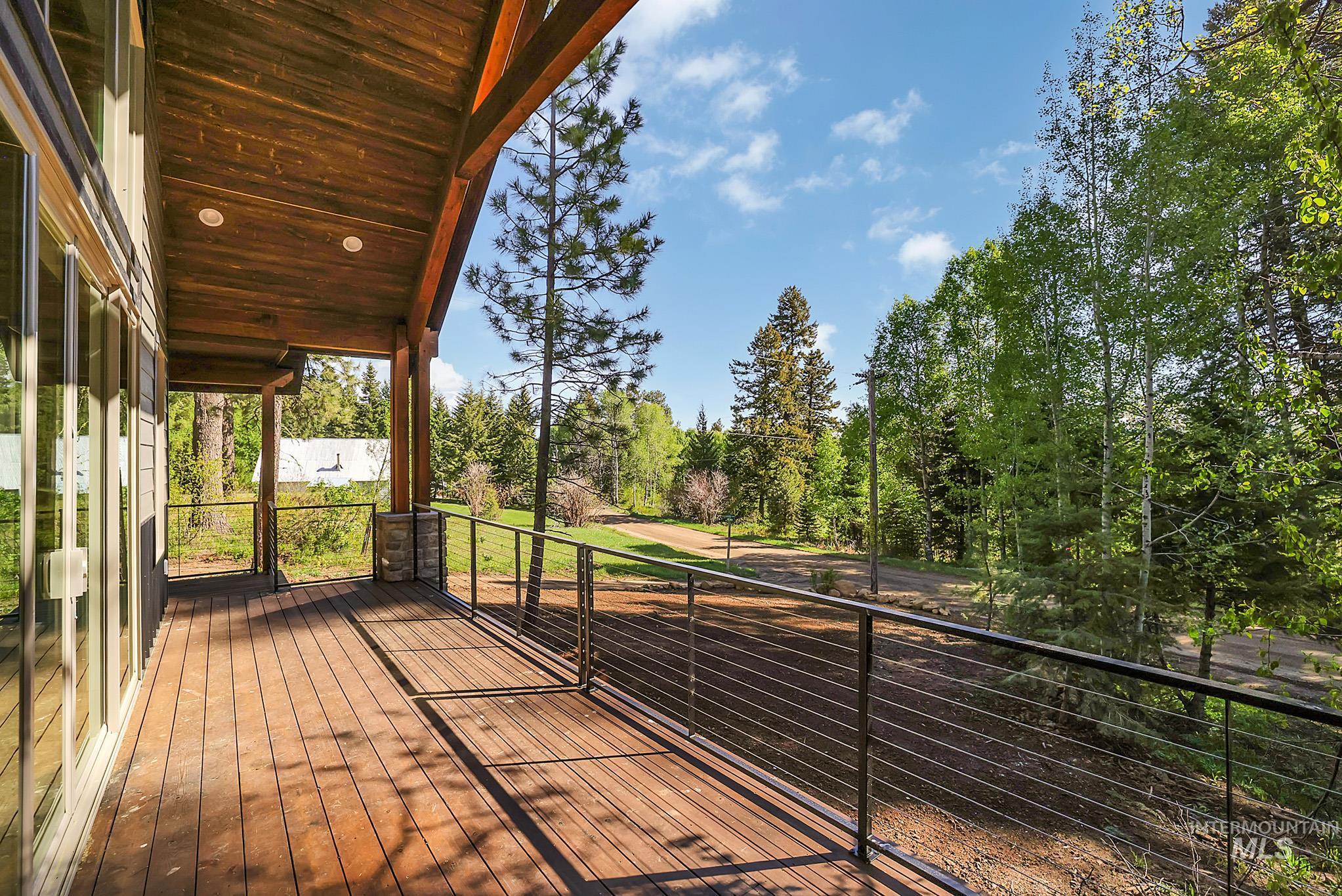 1 Caribou Parkway, Cascade, Idaho 83611, 3 Bedrooms, 2 Bathrooms, Residential For Sale, Price $667,700, 98947940