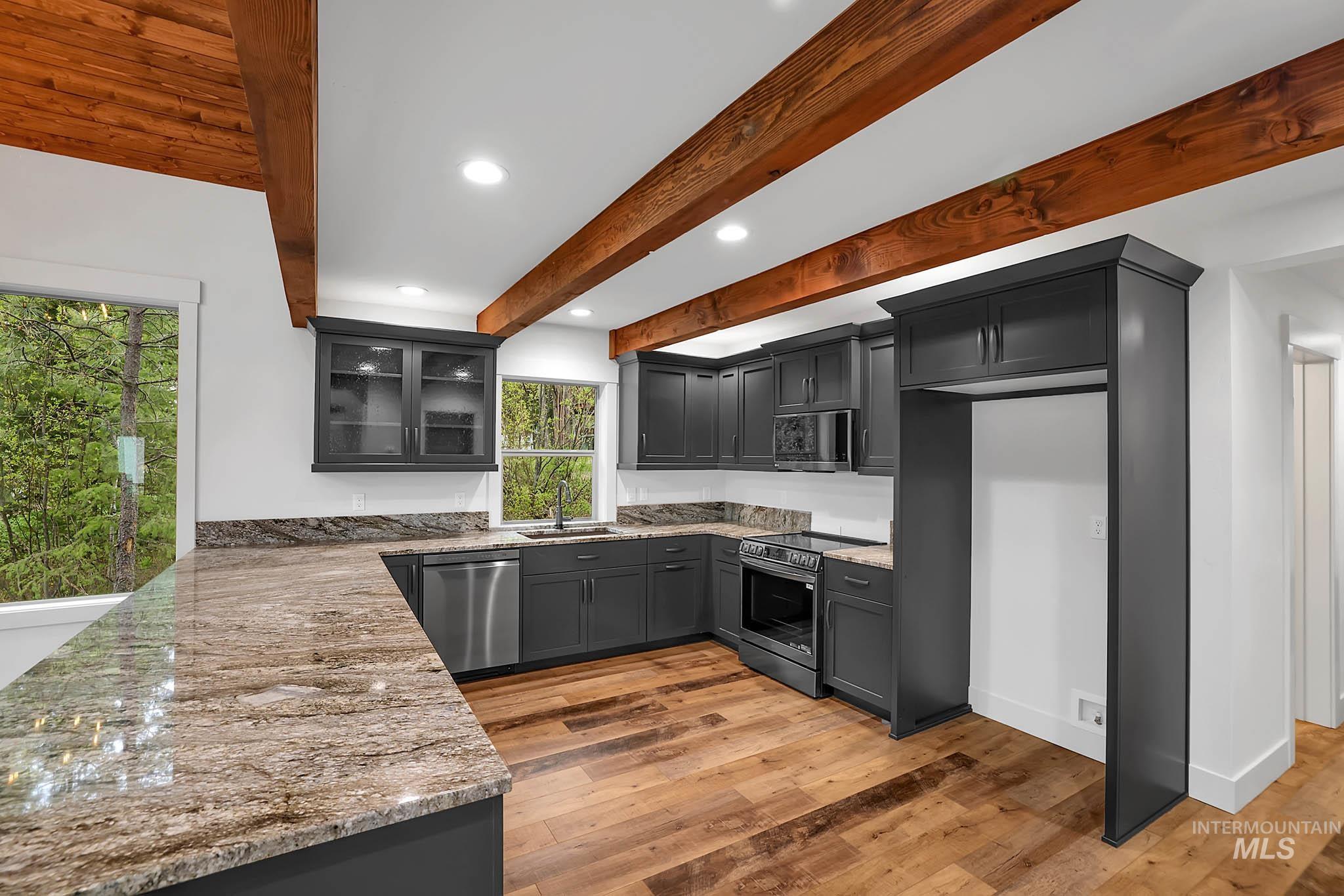 1 Caribou Parkway, Cascade, Idaho 83611, 3 Bedrooms, 2 Bathrooms, Residential For Sale, Price $667,700, 98947940