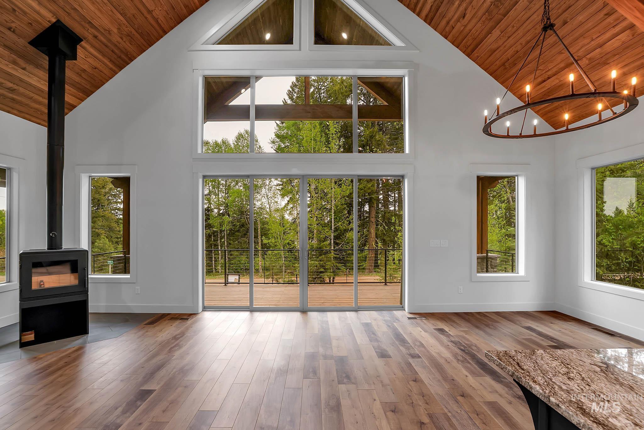 1 Caribou Parkway, Cascade, Idaho 83611, 3 Bedrooms, 2 Bathrooms, Residential For Sale, Price $667,700, 98947940