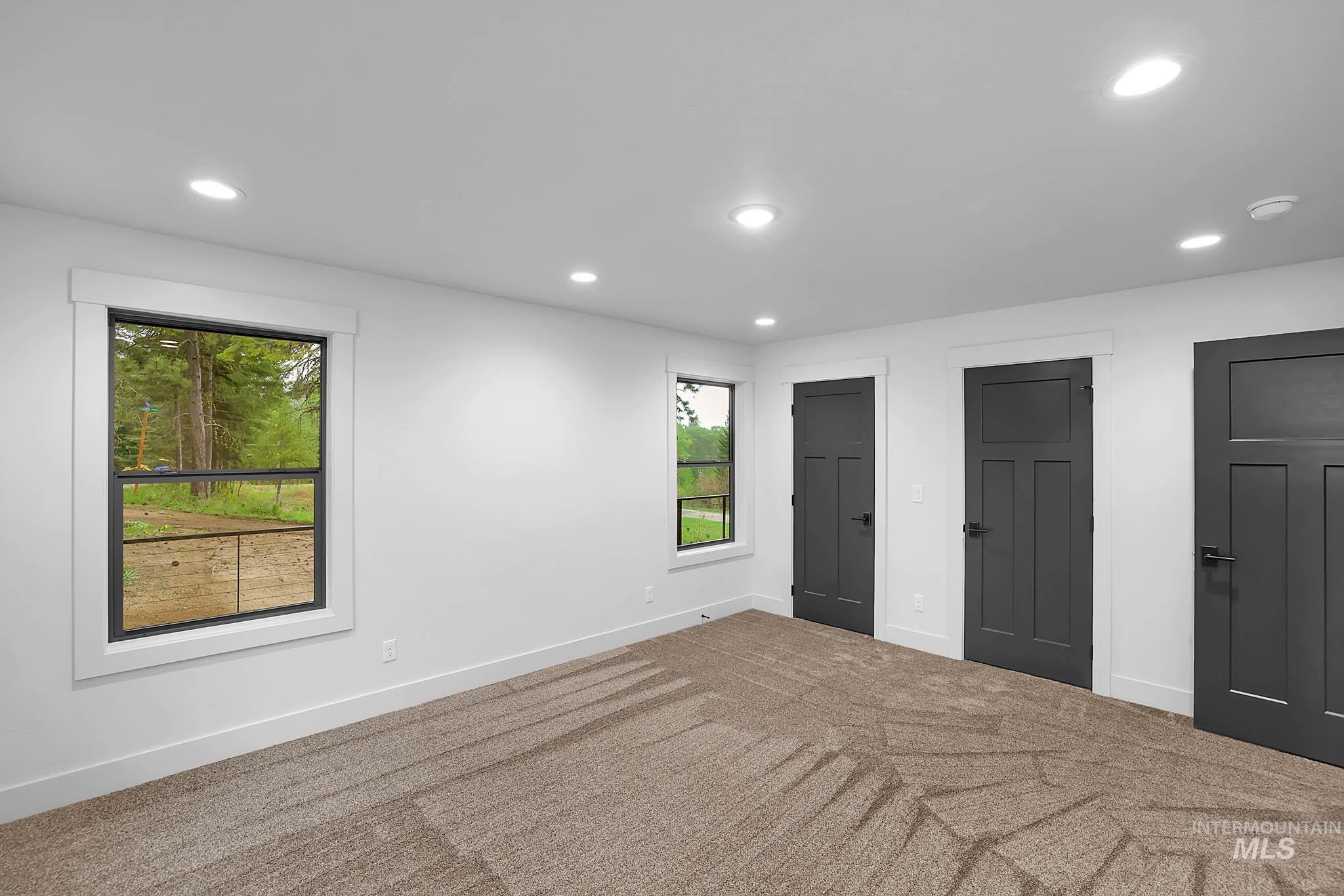 1 Caribou Parkway, Cascade, Idaho 83611, 3 Bedrooms, 2 Bathrooms, Residential For Sale, Price $667,700, 98947940