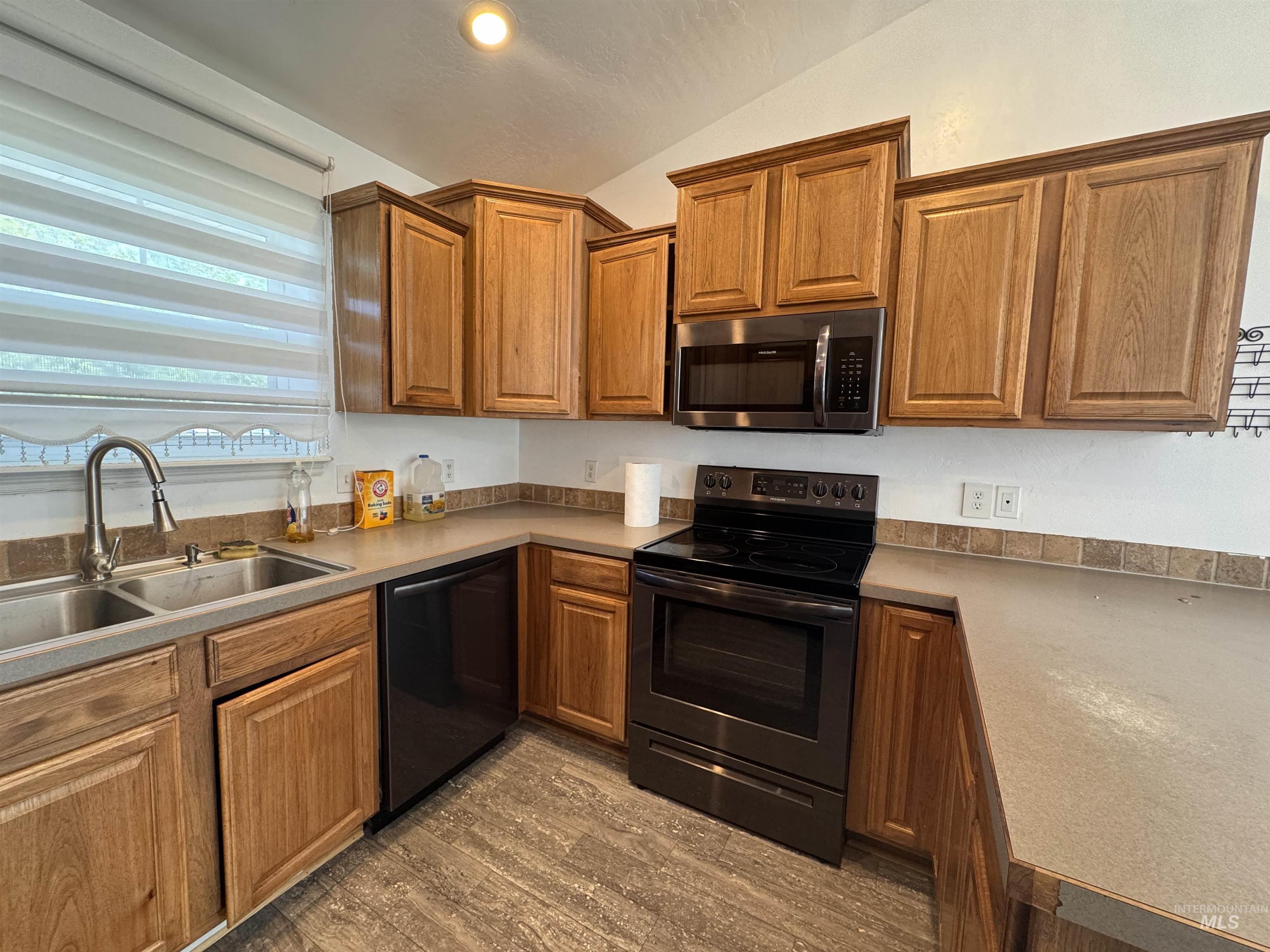 1173 Knoll Ridge Road, Twin Falls, Idaho 83301, 3 Bedrooms, 2 Bathrooms, Residential For Sale, Price $364,900, 98947947