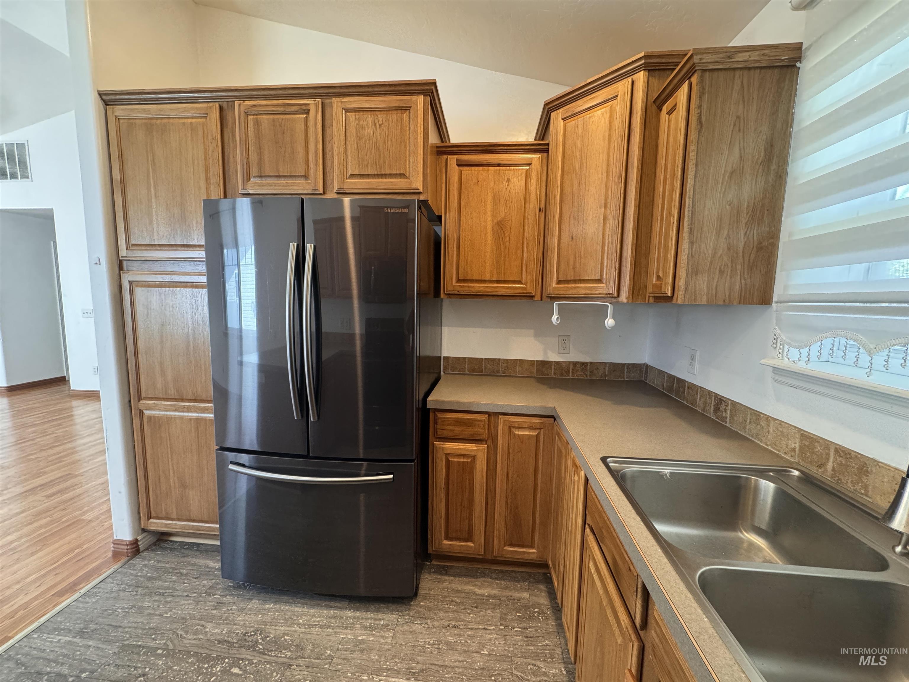1173 Knoll Ridge Road, Twin Falls, Idaho 83301, 3 Bedrooms, 2 Bathrooms, Residential For Sale, Price $364,900, 98947947