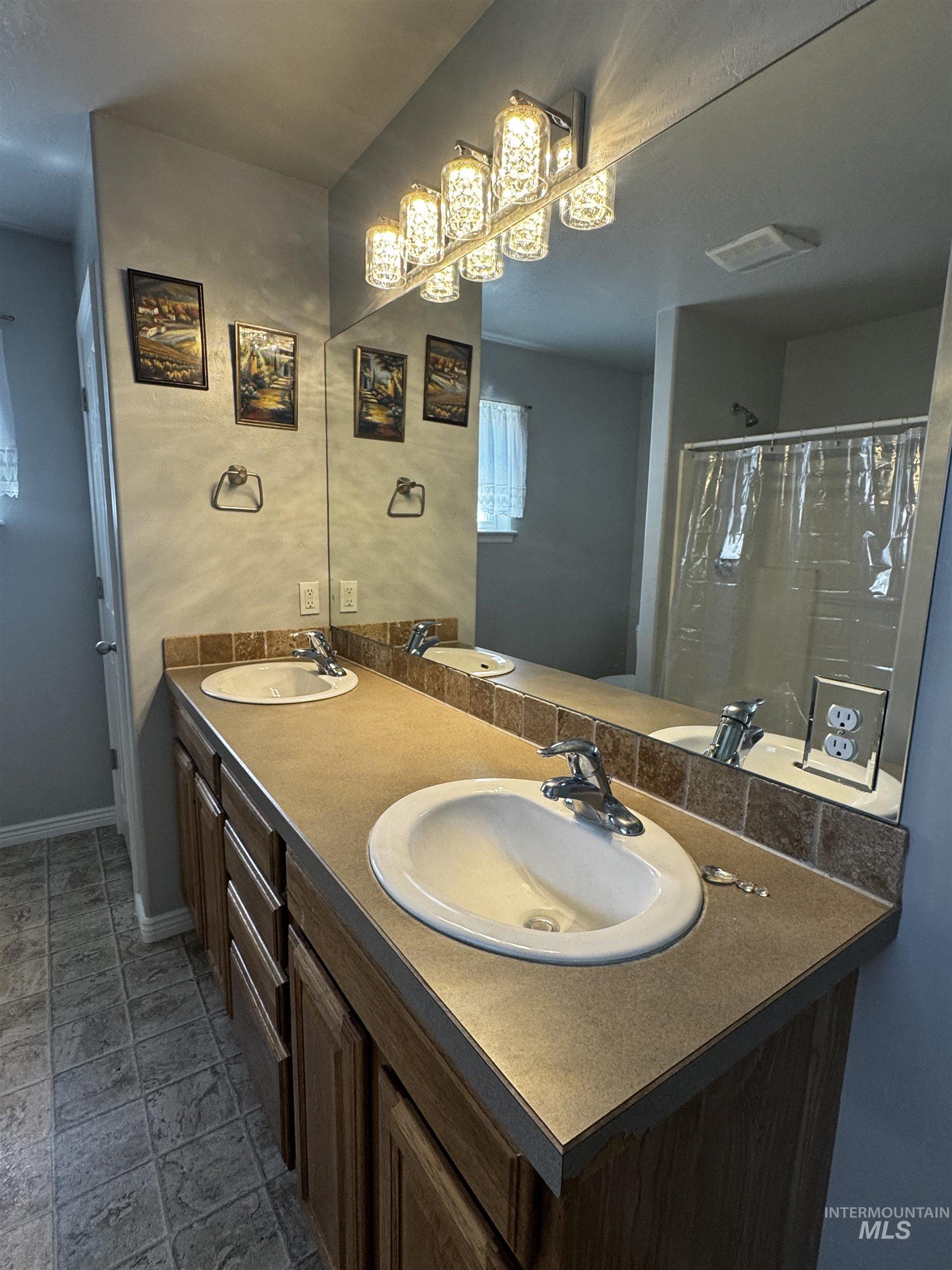 1173 Knoll Ridge Road, Twin Falls, Idaho 83301, 3 Bedrooms, 2 Bathrooms, Residential For Sale, Price $364,900, 98947947