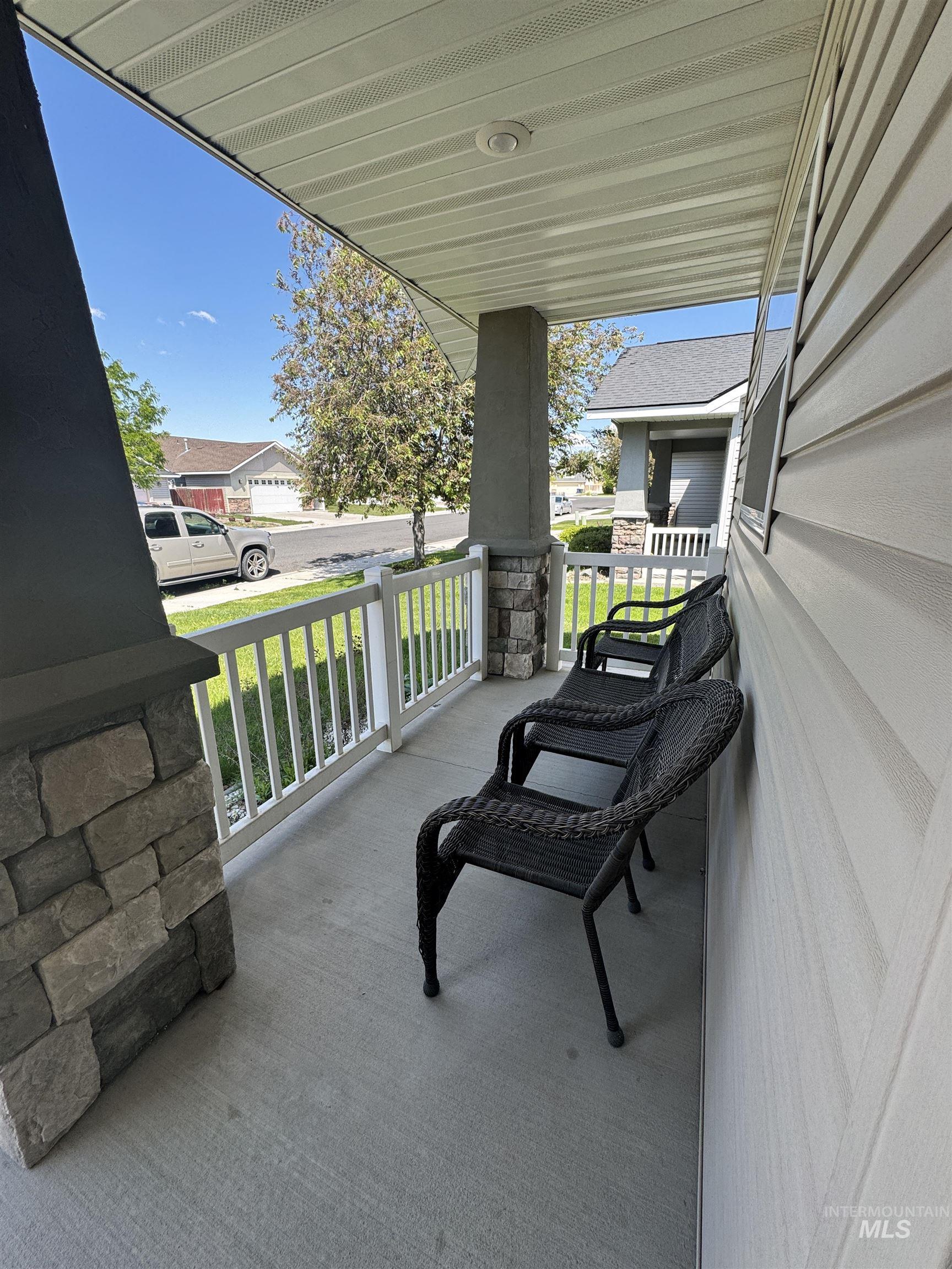 1173 Knoll Ridge Road, Twin Falls, Idaho 83301, 3 Bedrooms, 2 Bathrooms, Residential For Sale, Price $364,900, 98947947